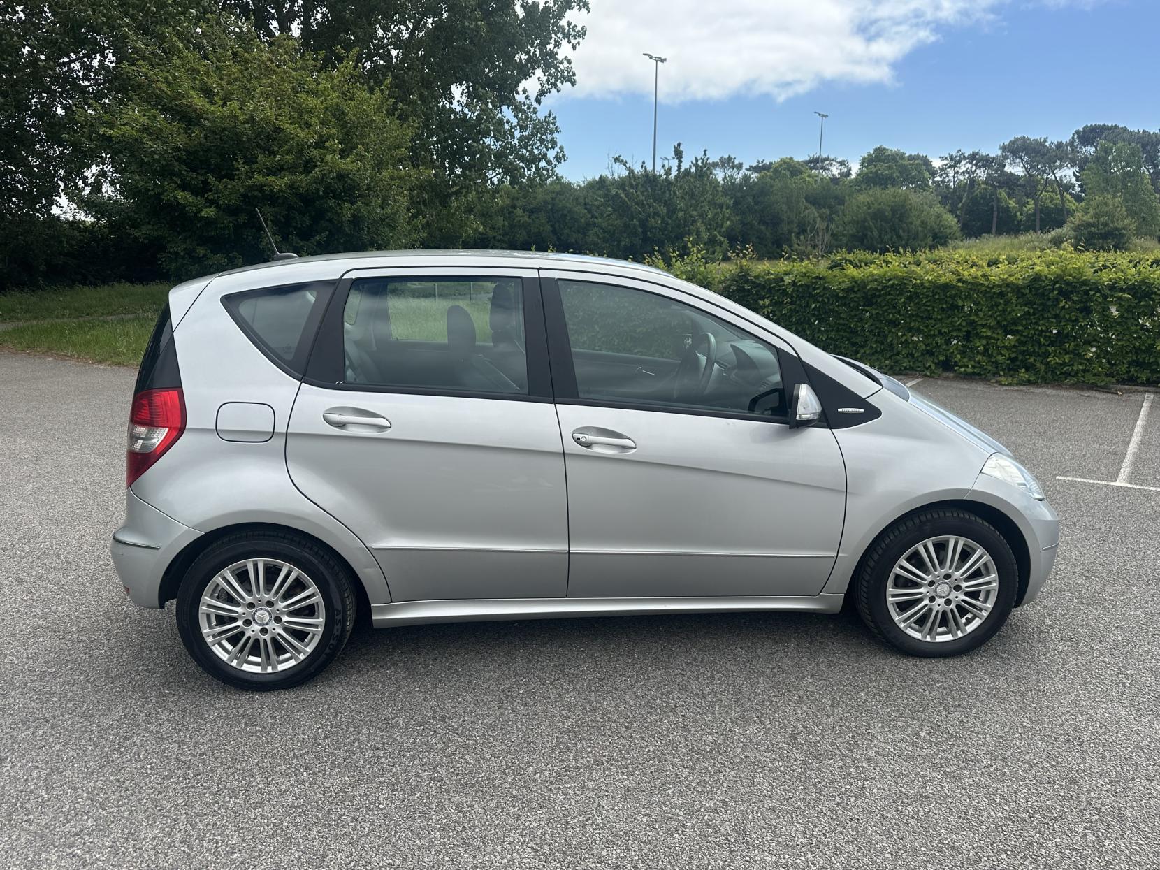 Mercedes-Benz A Class 1.5 A160 Elegance SE Hatchback 5dr Petrol CVT (164 g/km, 95 bhp)