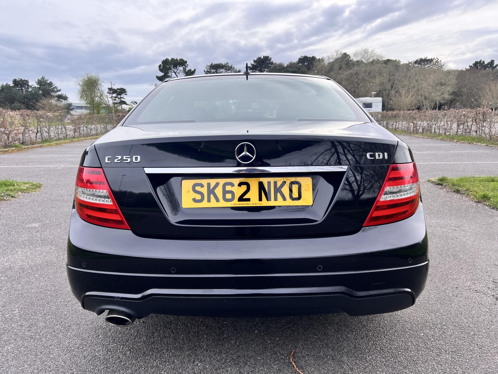 Mercedes-Benz C Class 2.1 C250 CDI BlueEfficiency Sport Saloon 4dr Diesel G-Tronic+ Euro 5 (s/s) (204 ps)