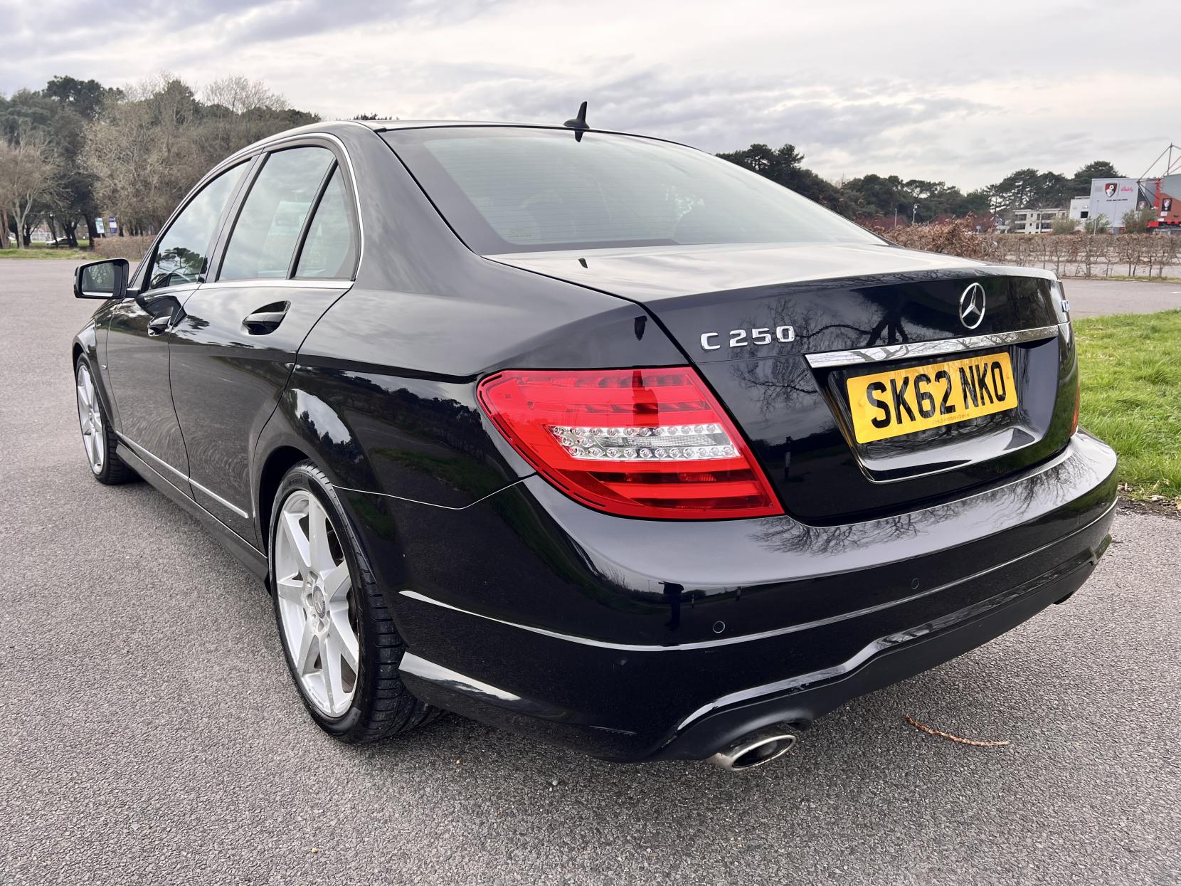 Mercedes-Benz C Class 2.1 C250 CDI BlueEfficiency Sport Saloon 4dr Diesel G-Tronic+ Euro 5 (s/s) (204 ps)