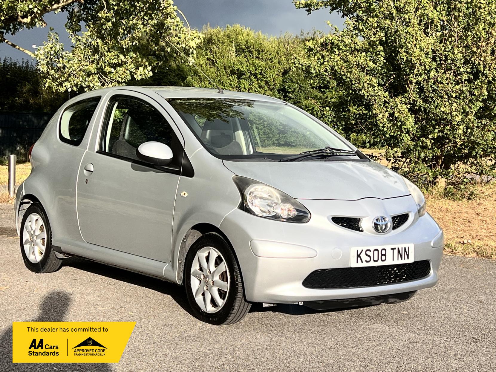 Toyota AYGO 1.0 VVT-i Platinum Hatchback 3dr Petrol Manual Euro 4 (67 bhp)