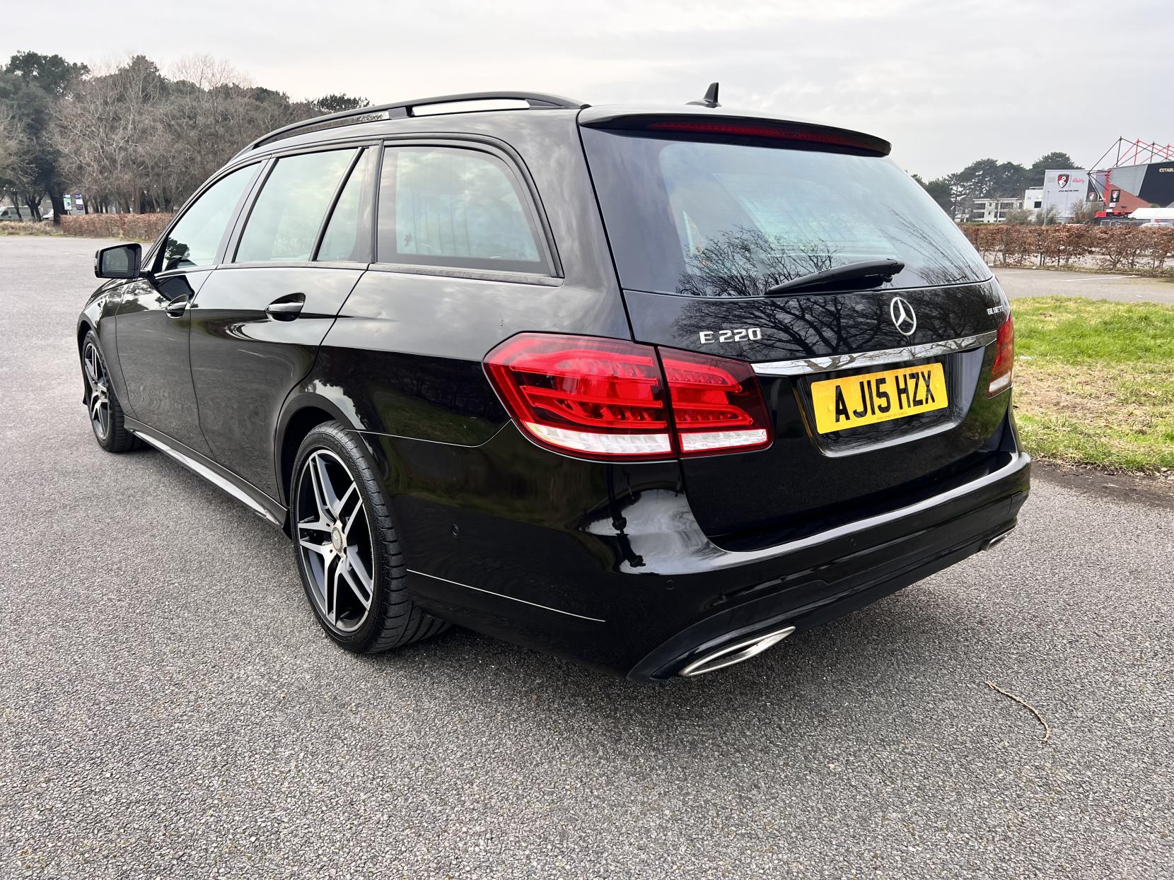 Mercedes-Benz E Class 2.1 E220 BlueTEC AMG Night Edition Estate 5dr Diesel G-Tronic+ Euro 6 (s/s) (177 ps)