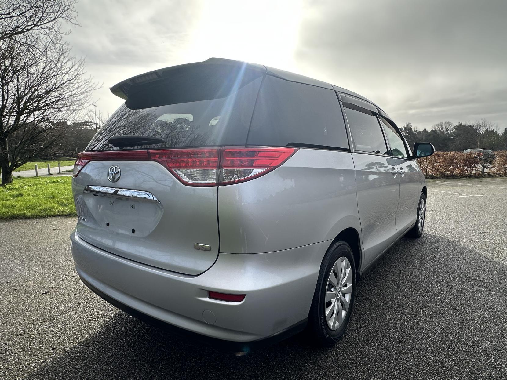 Toyota Estima 2.4 L 2010 TOYOTA ESTIMA 2.4 8 Seater Automatic petrol Silver 5 dr