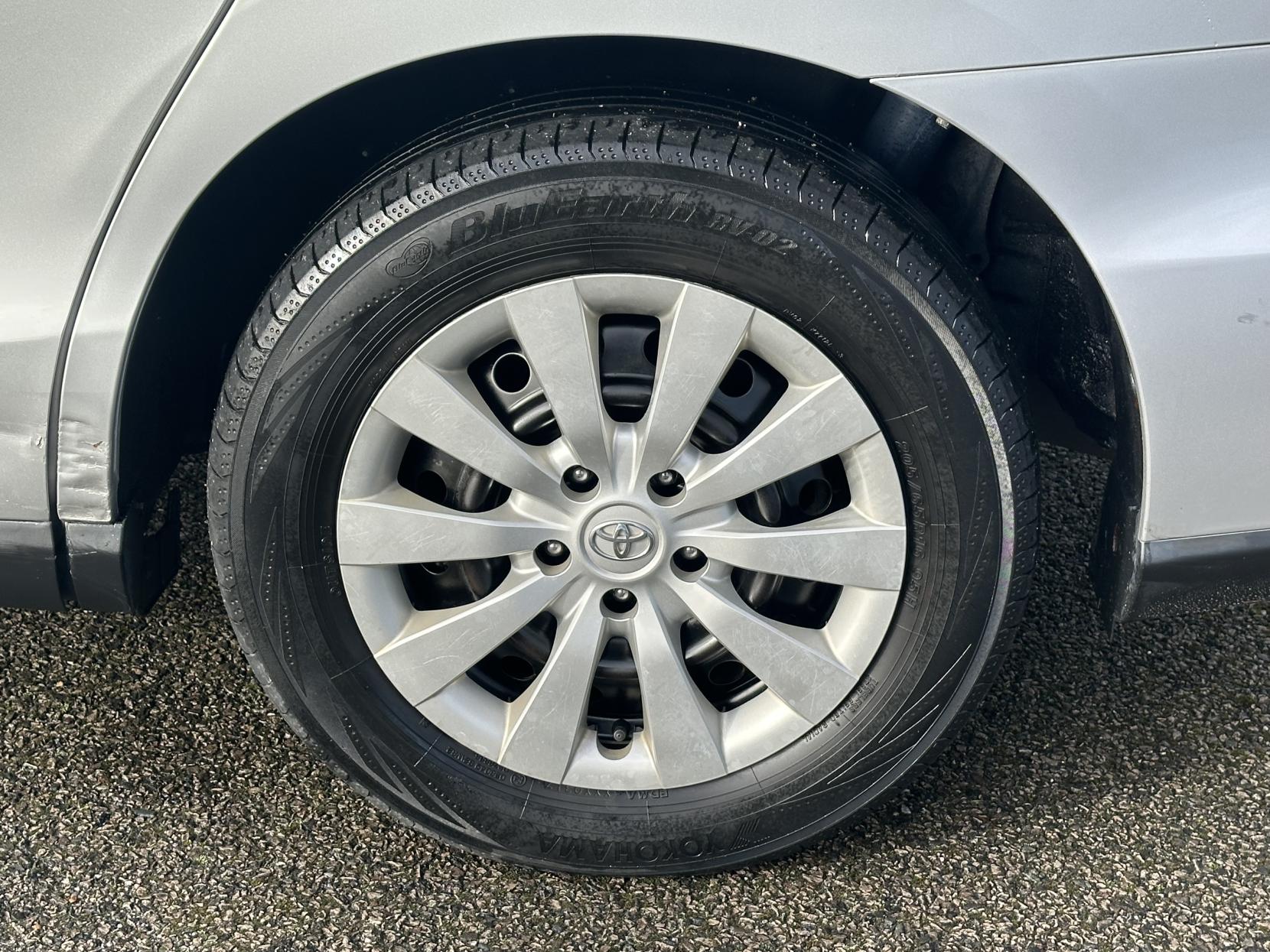 Toyota Estima 2.4 L 2010 TOYOTA ESTIMA 2.4 8 Seater Automatic petrol Silver 5 dr