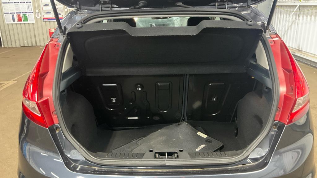Ford Fiesta 1.4 Titanium Hatchback 5dr Petrol Manual (133 g/km, 94 bhp)