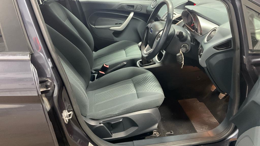 Ford Fiesta 1.4 Titanium Hatchback 5dr Petrol Manual (133 g/km, 94 bhp)