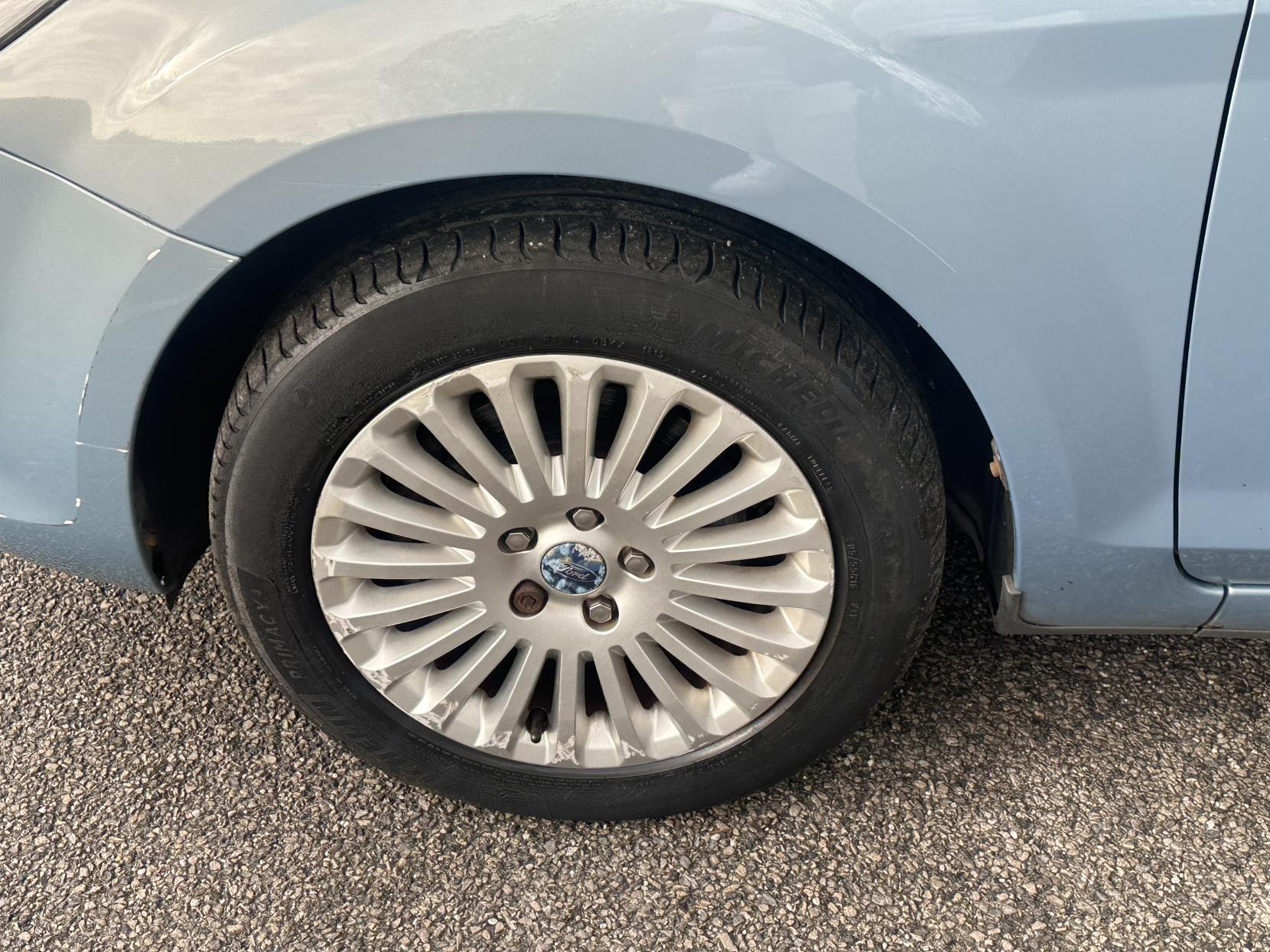 Ford Focus 2.0 Titanium Hatchback 5dr Petrol Manual (170 g/km, 143 bhp)