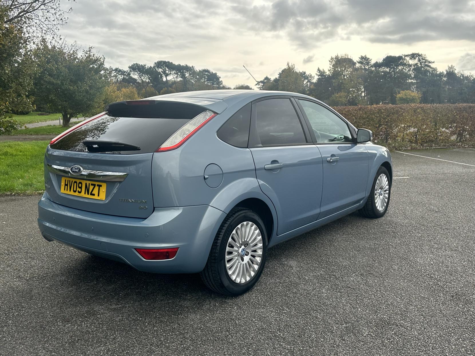 Ford Focus 2.0 Titanium Hatchback 5dr Petrol Manual (170 g/km, 143 bhp)