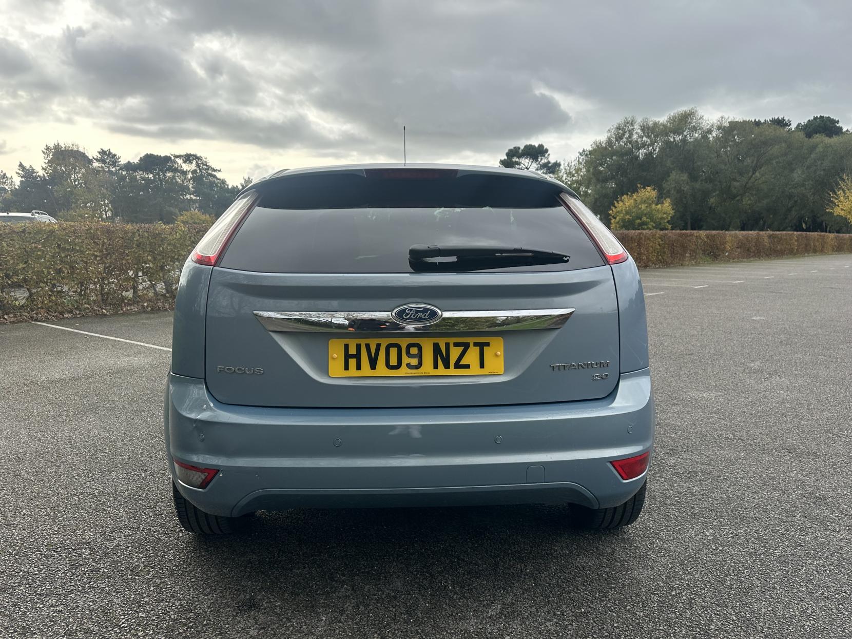 Ford Focus 2.0 Titanium Hatchback 5dr Petrol Manual (170 g/km, 143 bhp)