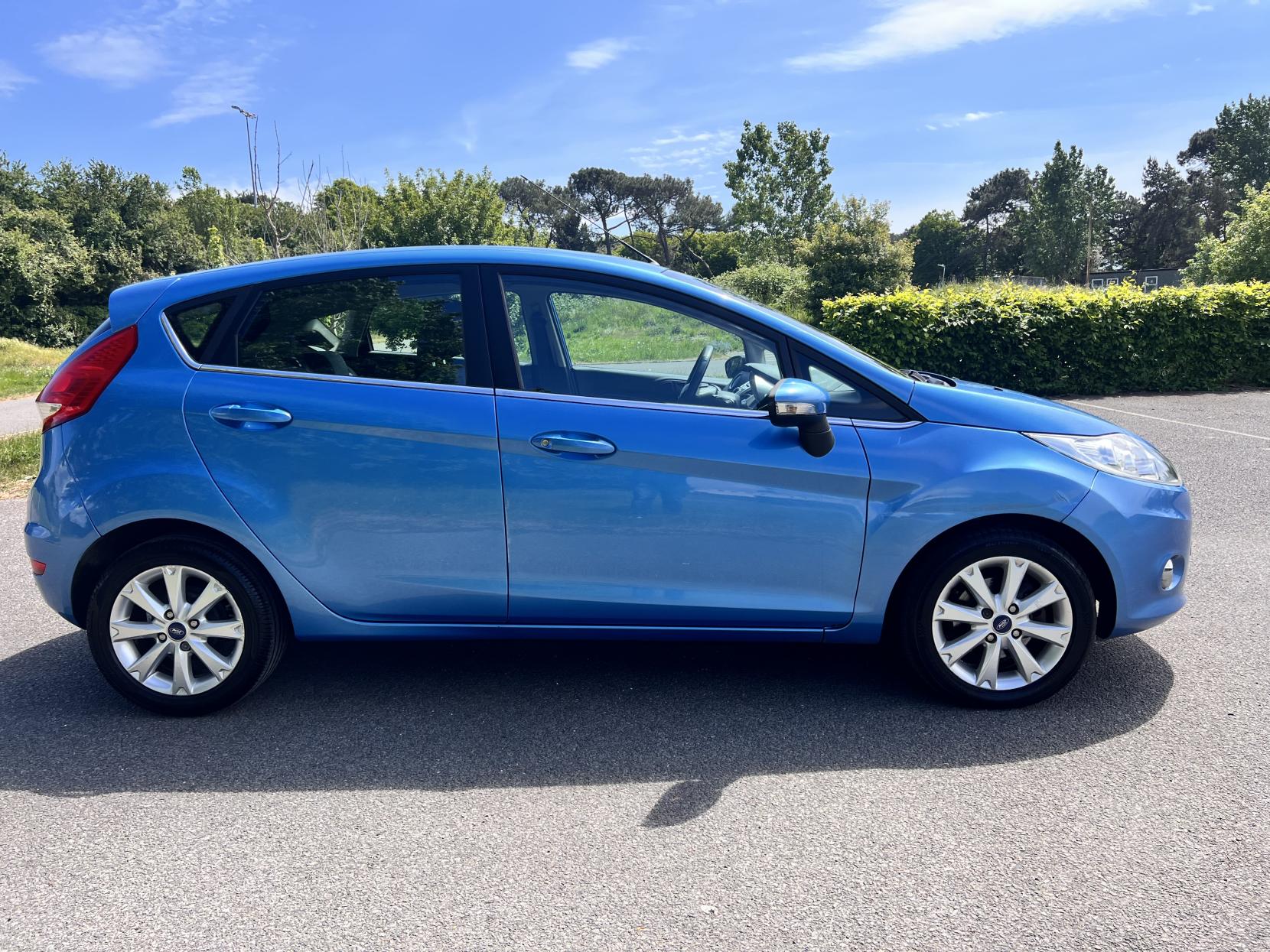 Ford Fiesta 1.25 Zetec Hatchback 5dr Petrol Manual (129 g/km, 81 bhp)