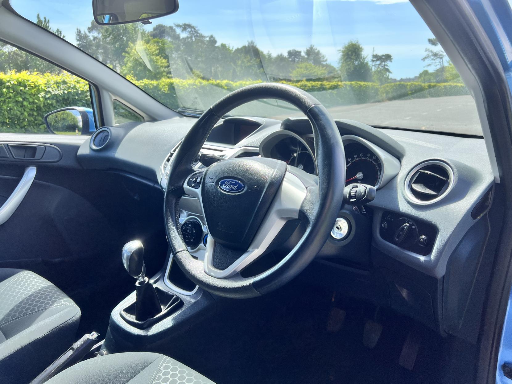 Ford Fiesta 1.25 Zetec Hatchback 5dr Petrol Manual (129 g/km, 81 bhp)