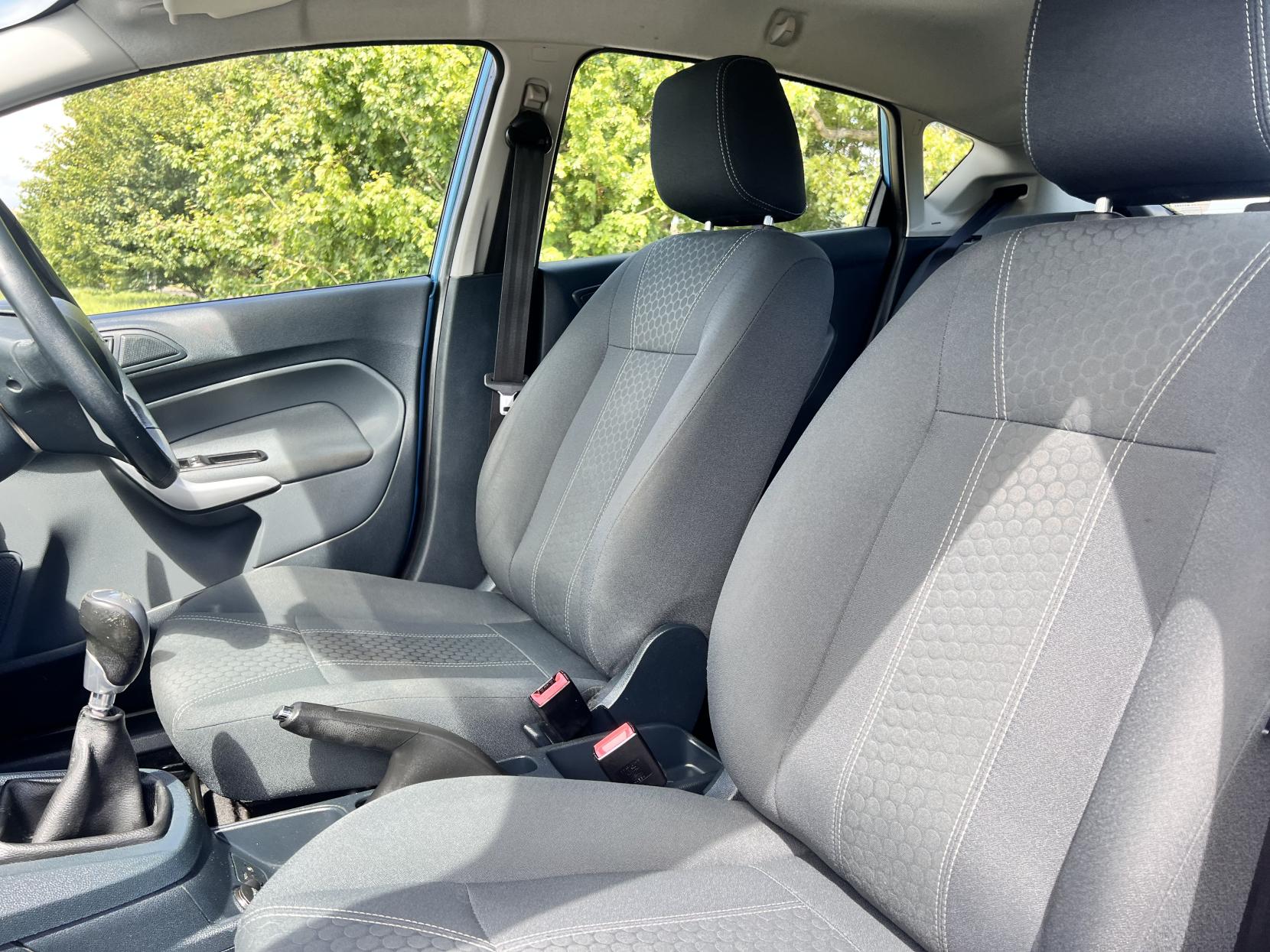 Ford Fiesta 1.25 Zetec Hatchback 5dr Petrol Manual (129 g/km, 81 bhp)