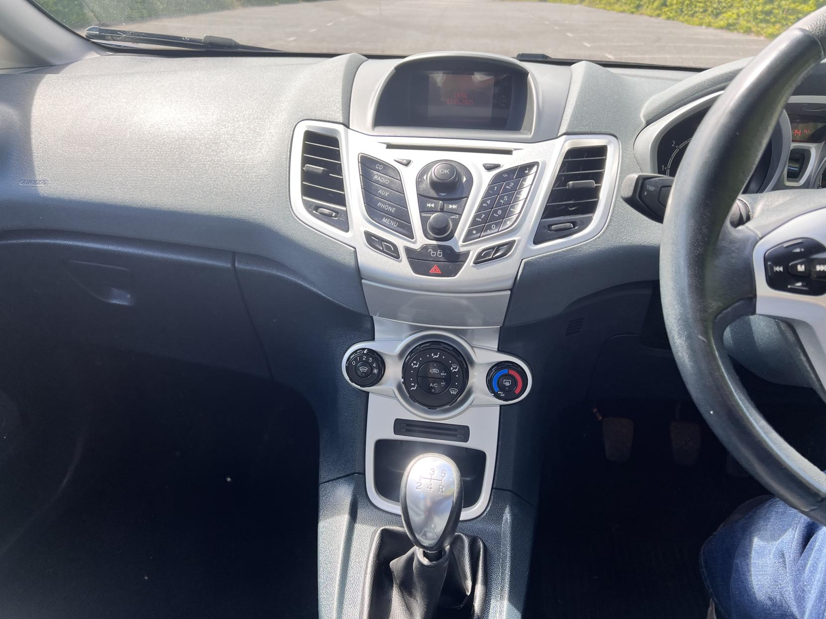 Ford Fiesta 1.25 Zetec Hatchback 5dr Petrol Manual (129 g/km, 81 bhp)