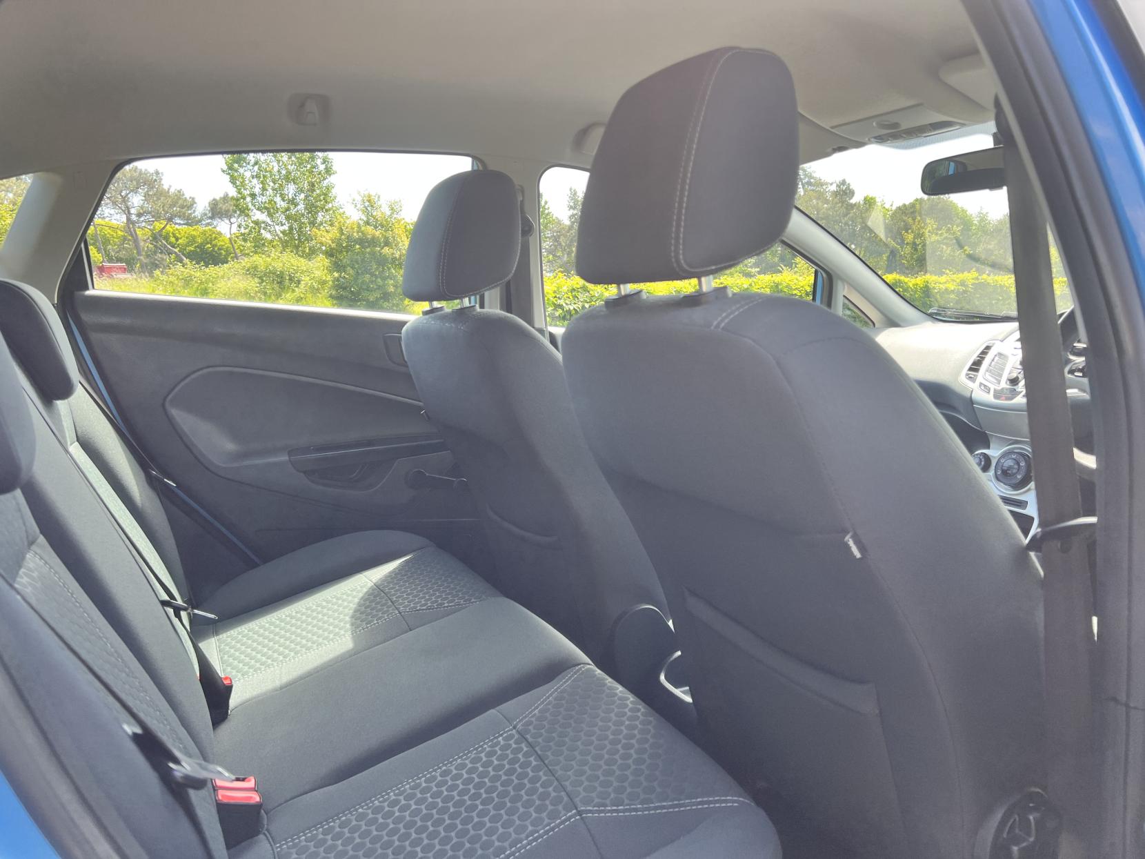 Ford Fiesta 1.25 Zetec Hatchback 5dr Petrol Manual (129 g/km, 81 bhp)