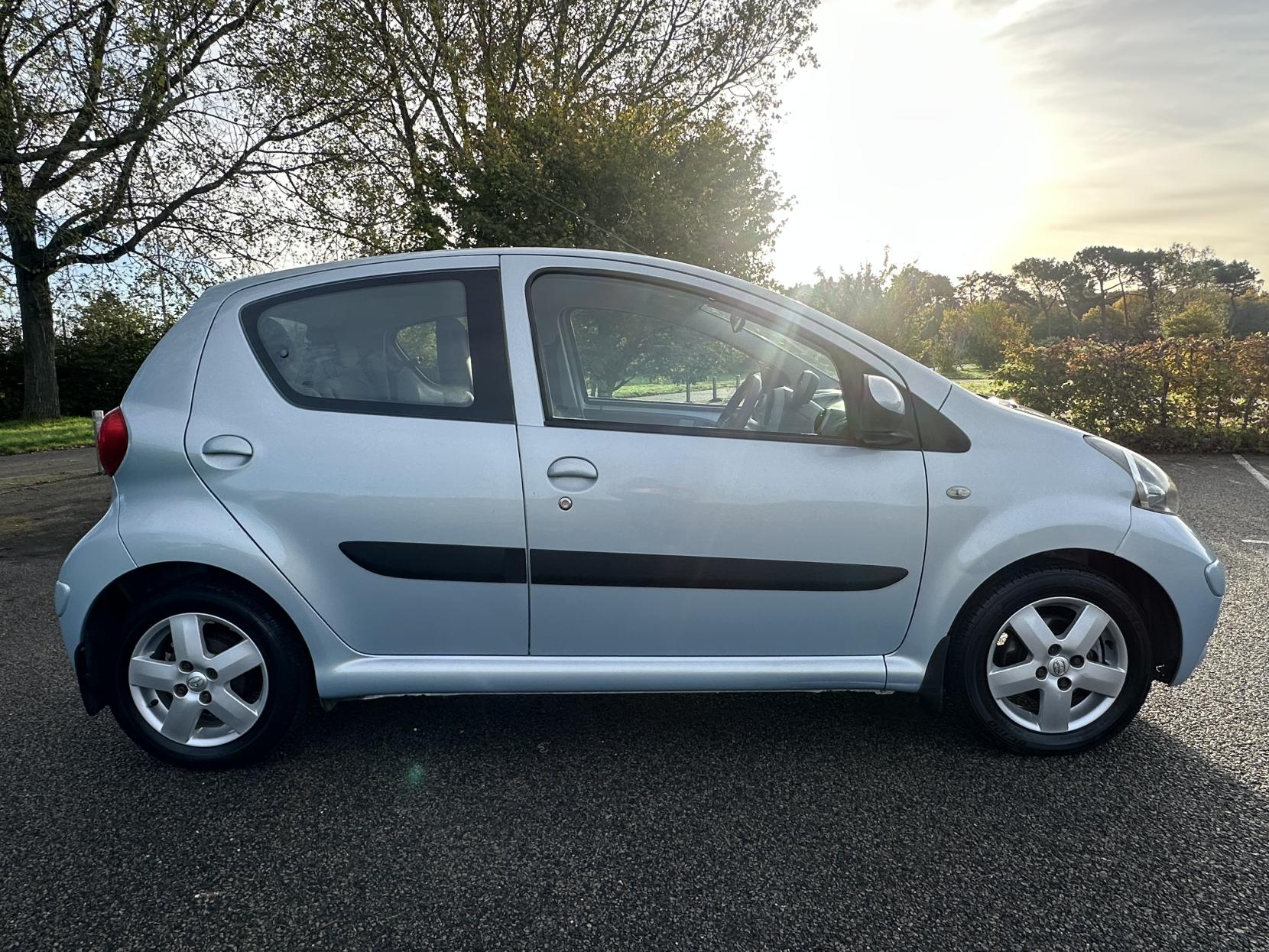 Toyota AYGO 1.0 VVT-i Sport Hatchback 5dr Petrol MultiMode Euro 4 (67 bhp)