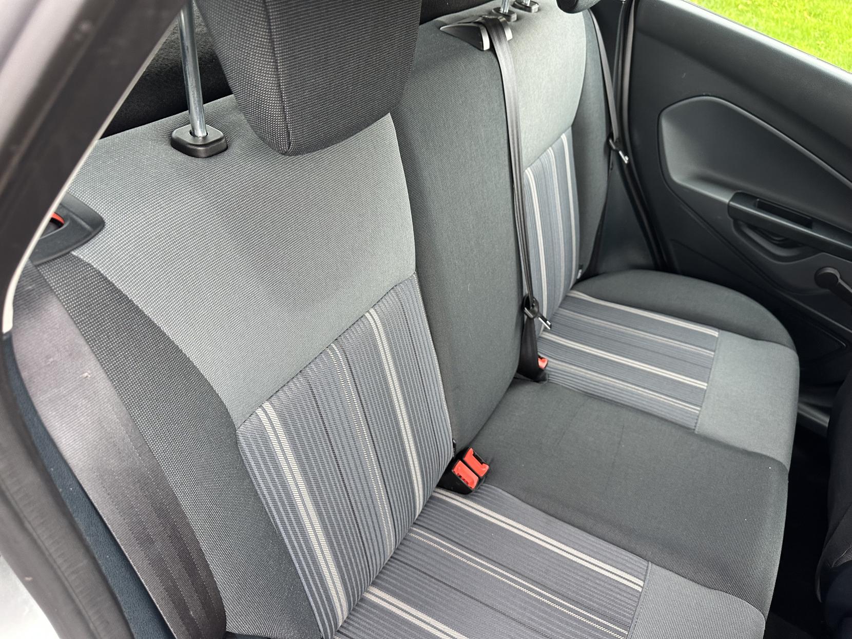 Ford Fiesta 1.4 Edge Hatchback 5dr Petrol Automatic (154 g/km, 94 bhp)