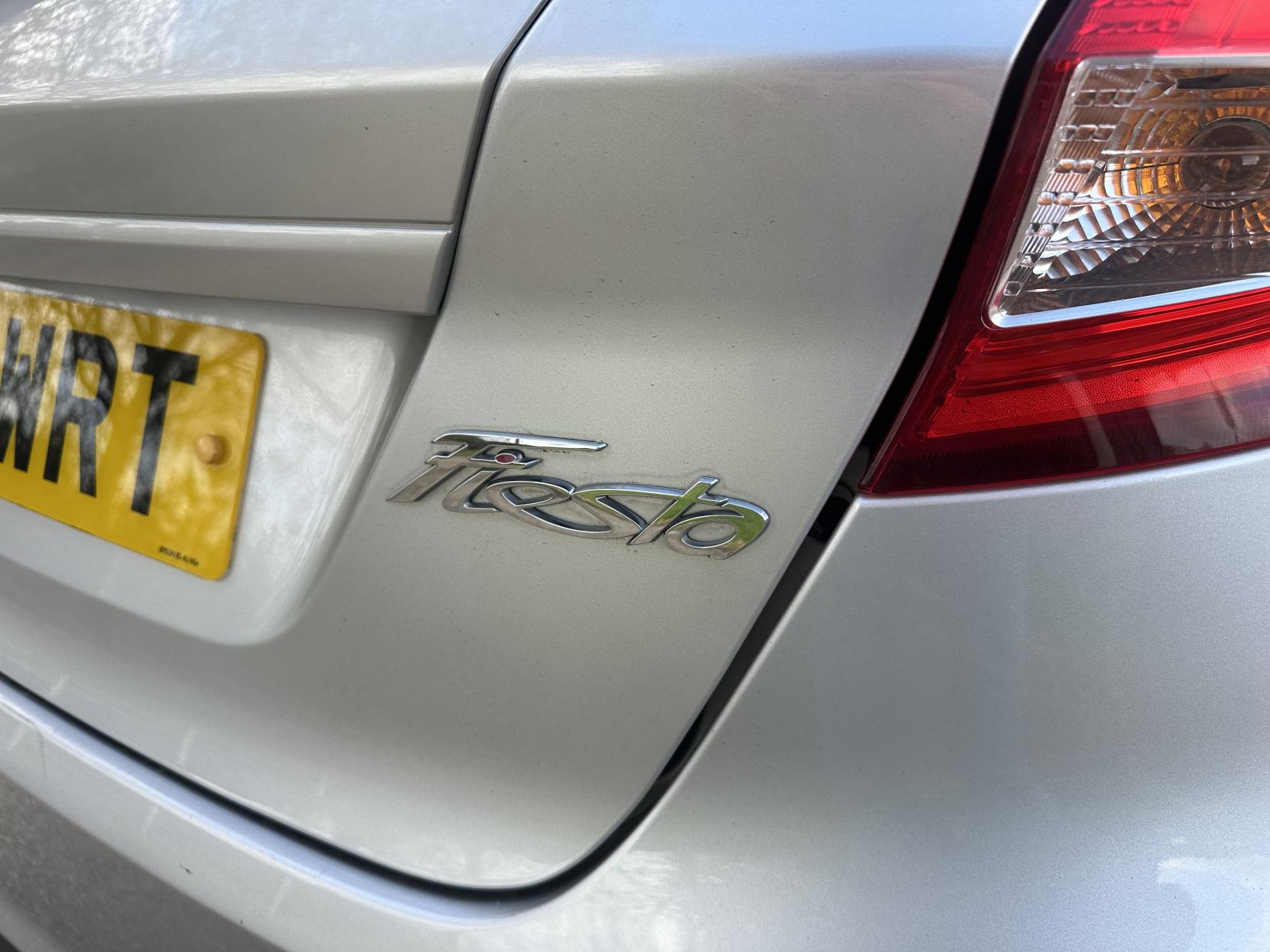 Ford Fiesta 1.4 Edge Hatchback 5dr Petrol Automatic (154 g/km, 94 bhp)