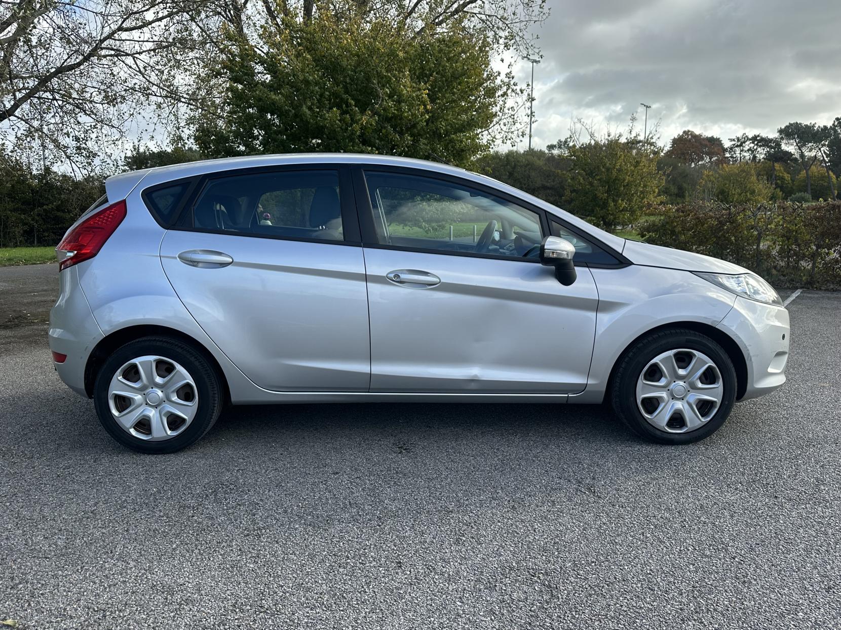 Ford Fiesta 1.4 Edge Hatchback 5dr Petrol Automatic (154 g/km, 94 bhp)