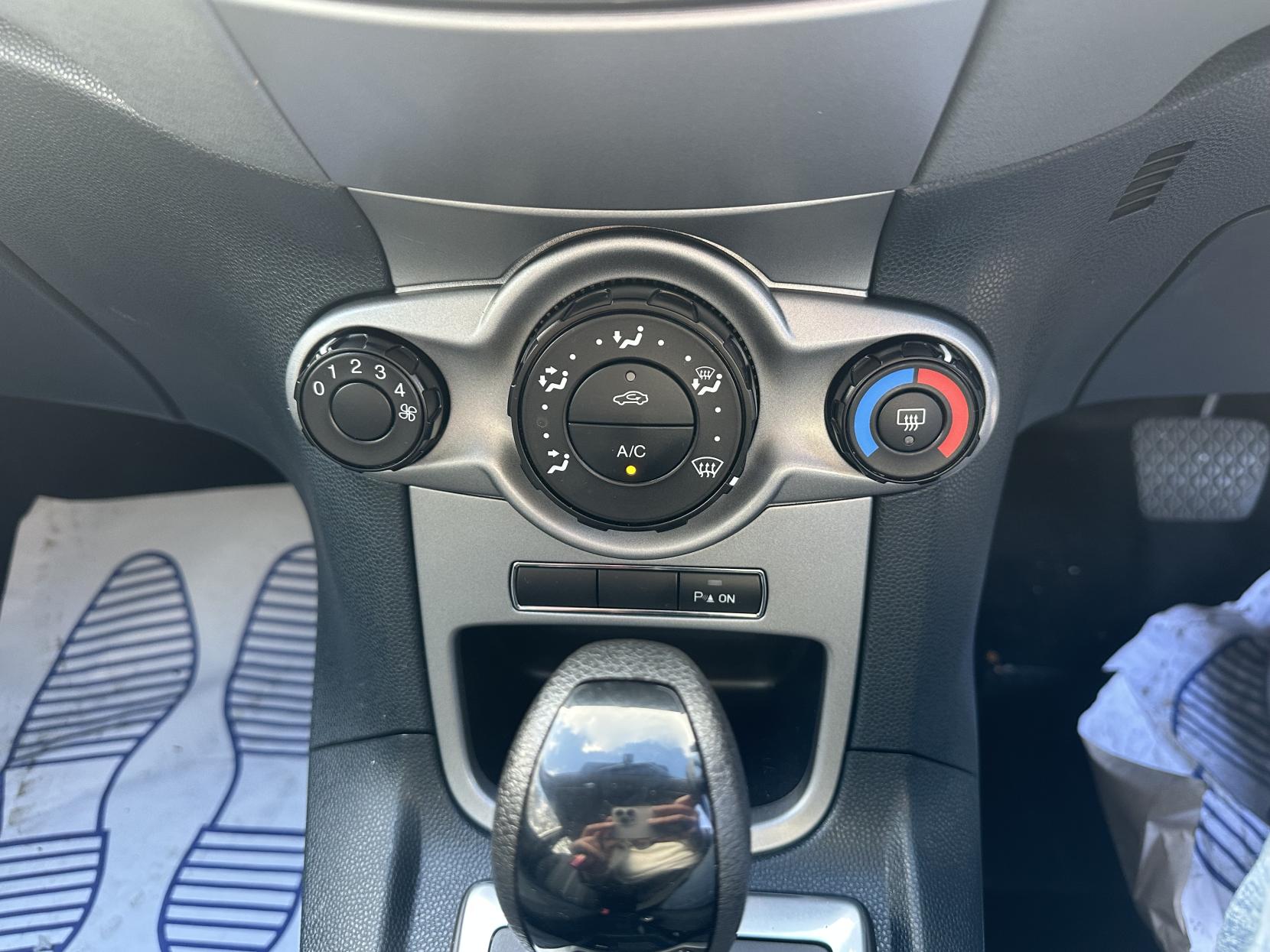 Ford Fiesta 1.4 Edge Hatchback 5dr Petrol Automatic (154 g/km, 94 bhp)