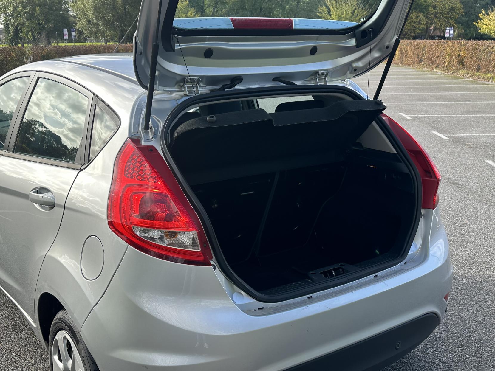 Ford Fiesta 1.4 Edge Hatchback 5dr Petrol Automatic (154 g/km, 94 bhp)