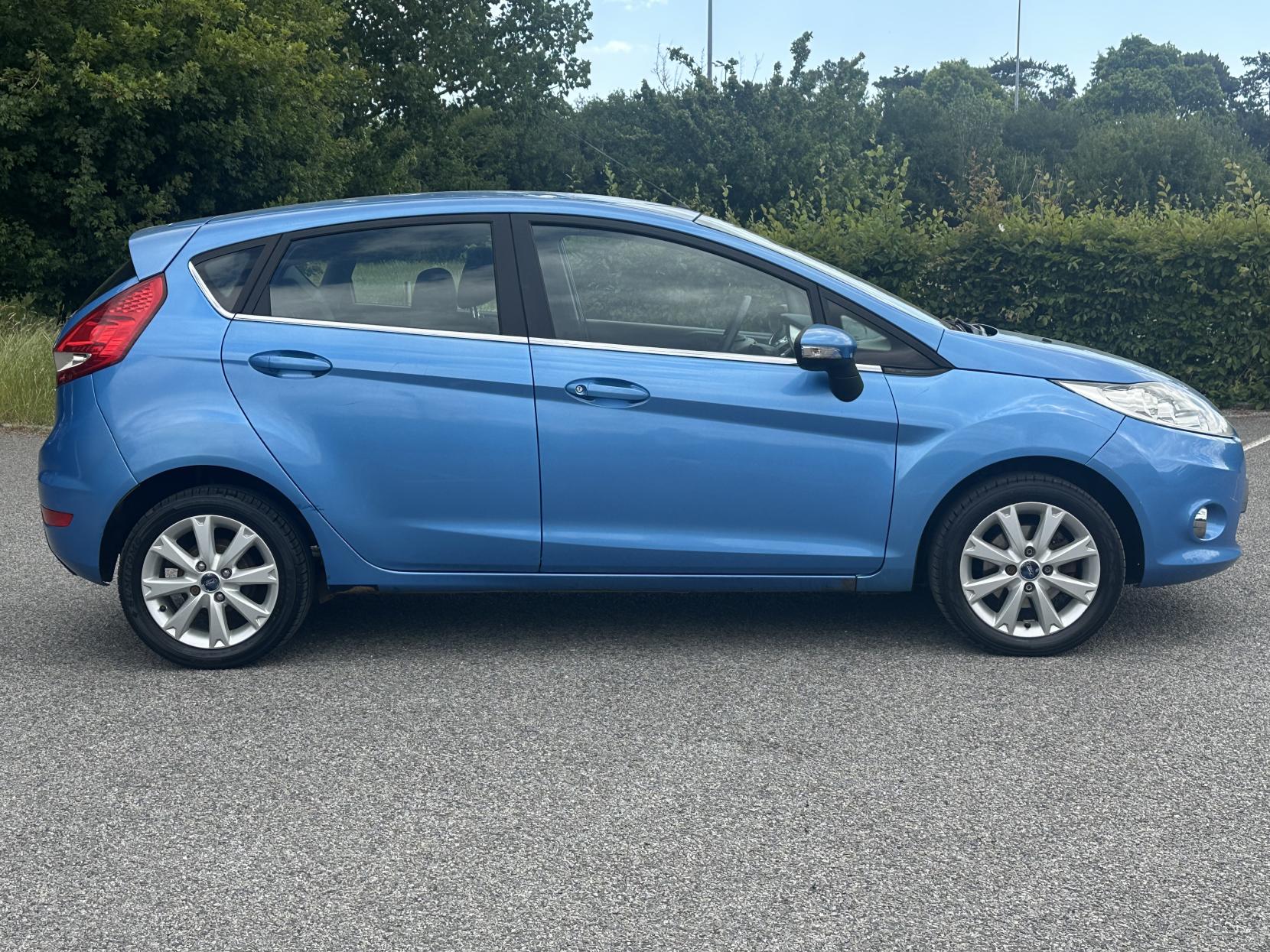 Ford Fiesta 1.4 TDCi Zetec Hatchback 5dr Diesel Manual (110 g/km, 67 bhp)