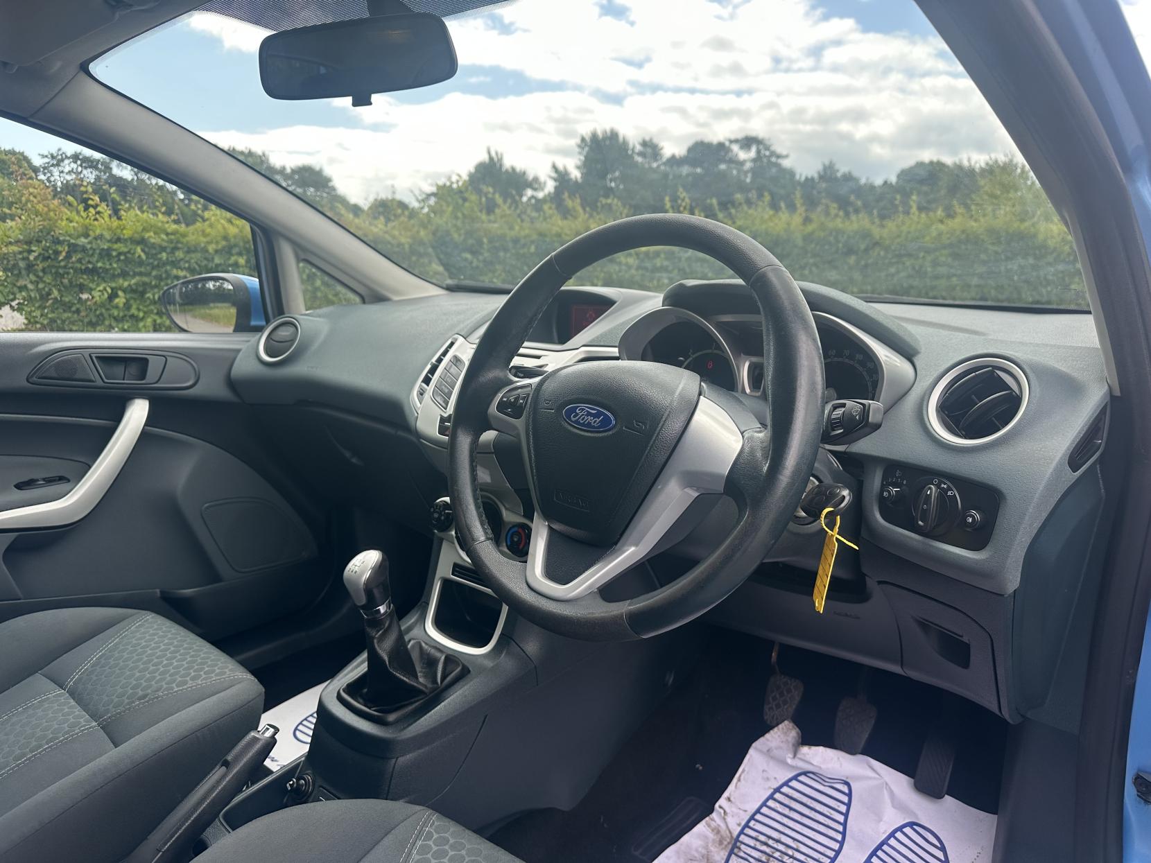 Ford Fiesta 1.4 TDCi Zetec Hatchback 5dr Diesel Manual (110 g/km, 67 bhp)