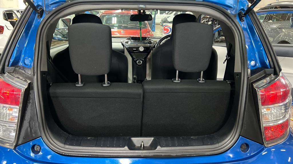 Toyota iQ 1.0 VVT-i 2 Hatchback 3dr Petrol Multidrive Euro 5 (68 ps)