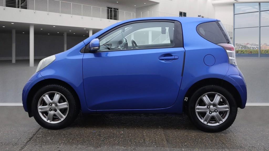 Toyota iQ 1.0 VVT-i 2 Hatchback 3dr Petrol Multidrive Euro 5 (68 ps)