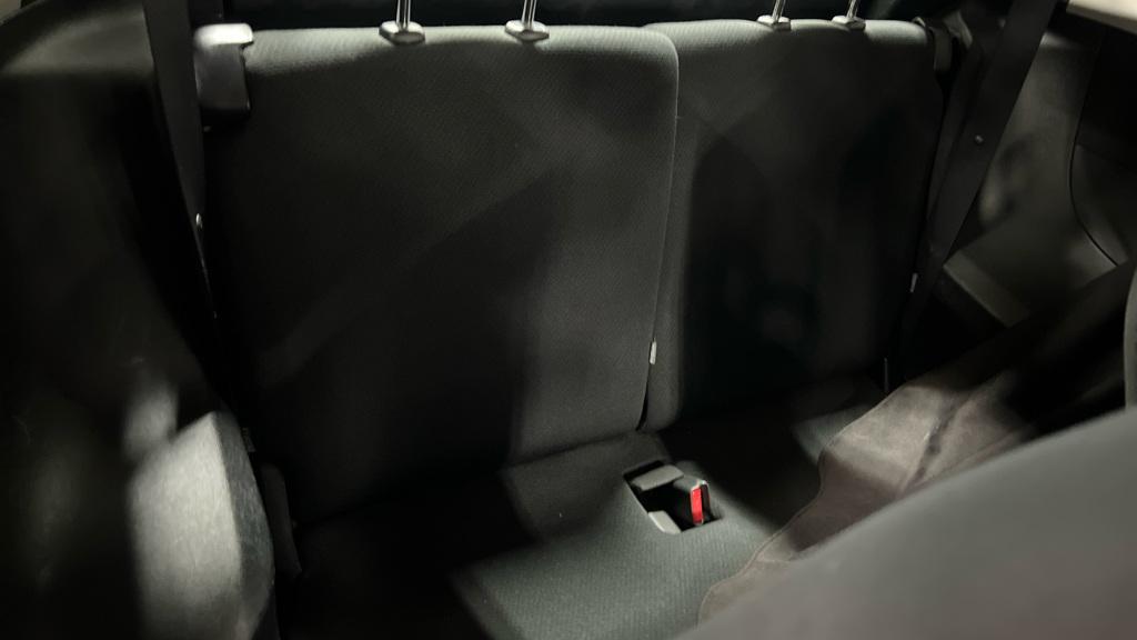 Toyota iQ 1.0 VVT-i 2 Hatchback 3dr Petrol Multidrive Euro 5 (68 ps)