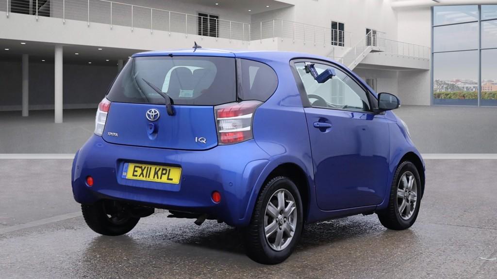 Toyota iQ 1.0 VVT-i 2 Hatchback 3dr Petrol Multidrive Euro 5 (68 ps)
