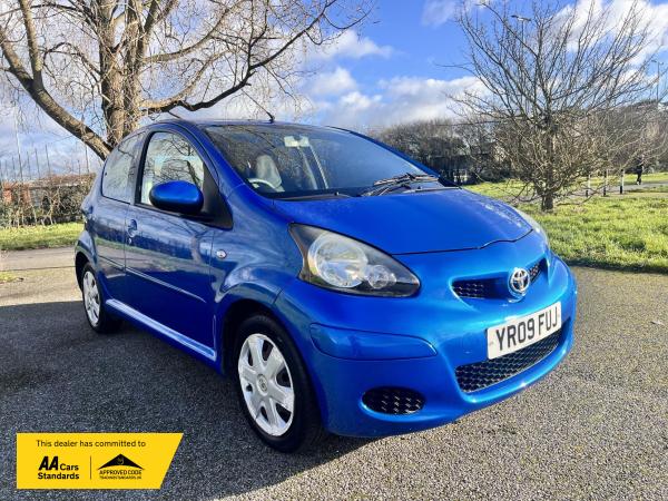 Toyota AYGO 1.0 VVT-i Blue Hatchback 5dr Petrol MultiMode Euro 4 (67 bhp)