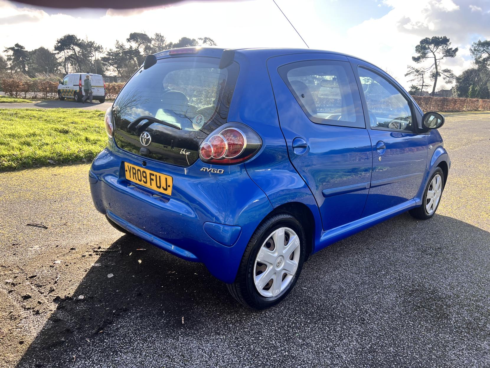 Toyota AYGO 1.0 VVT-i Blue Hatchback 5dr Petrol MultiMode Euro 4 (67 bhp)