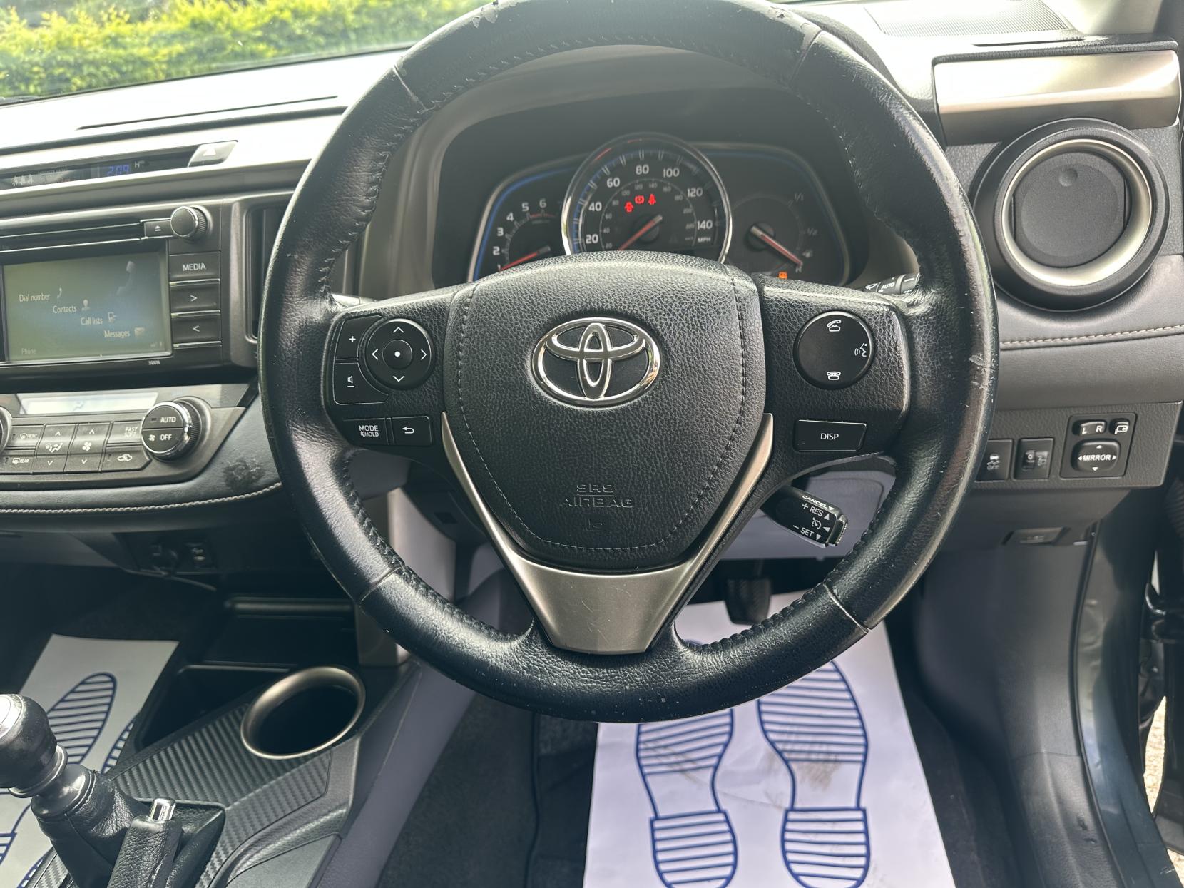 Toyota RAV4 2.0 Icon 2.0 D-4D Icon SUV 5dr Diesel Manual 2WD Euro 6 (s/s) (124 ps)