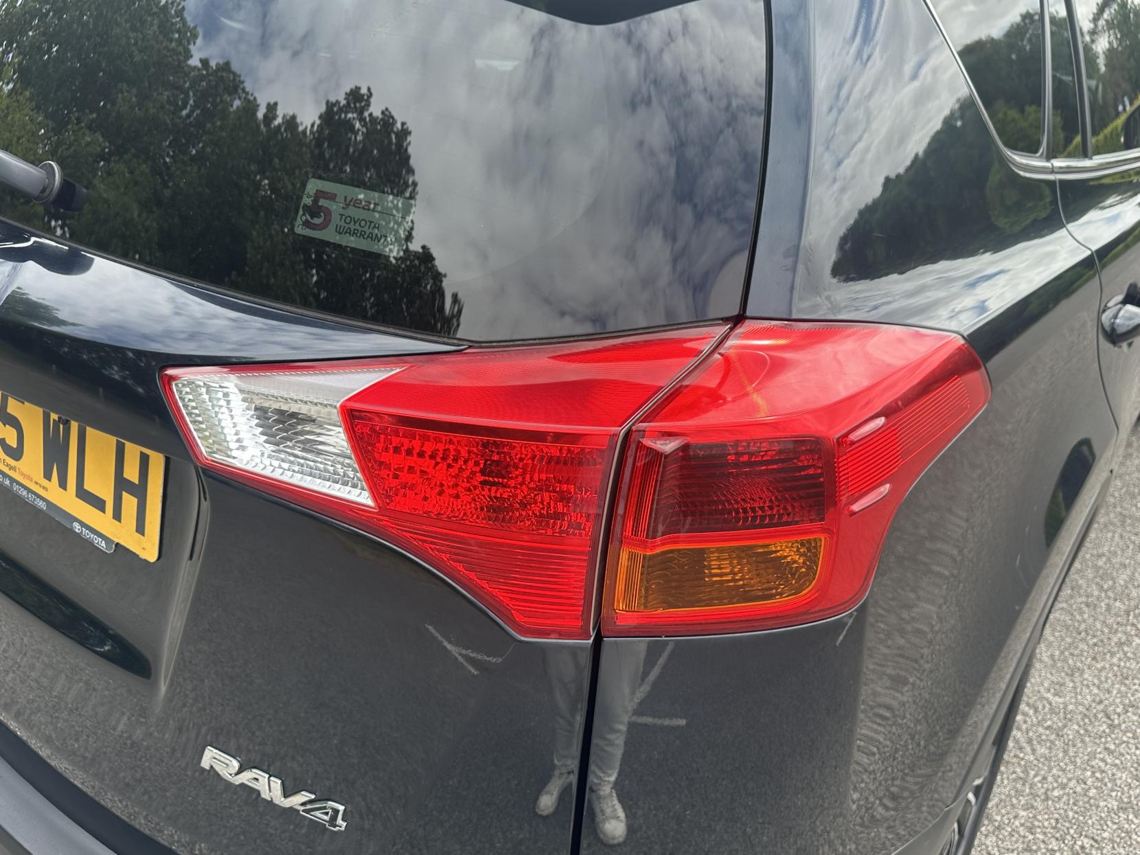 Toyota RAV4 2.0 Icon 2.0 D-4D Icon SUV 5dr Diesel Manual 2WD Euro 6 (s/s) (124 ps)