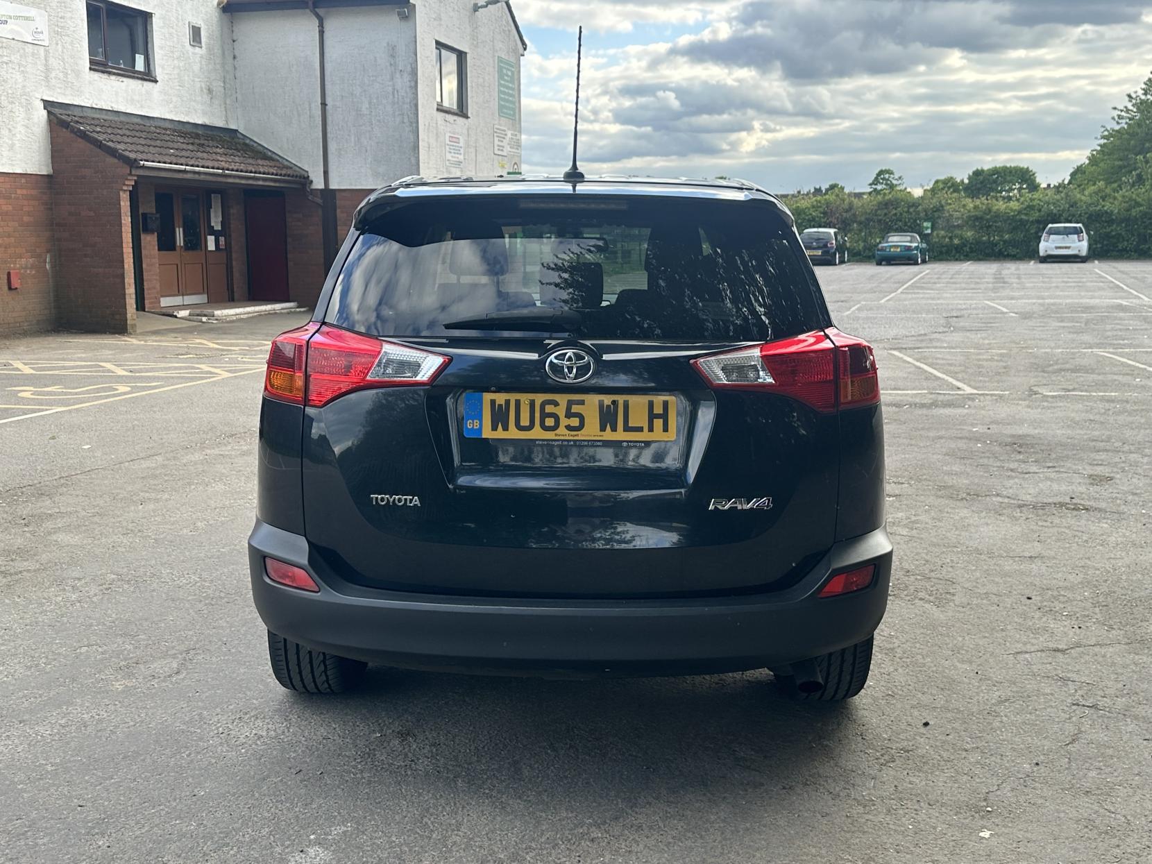 Toyota RAV4 2.0 Icon SUV (2015 - 2019)