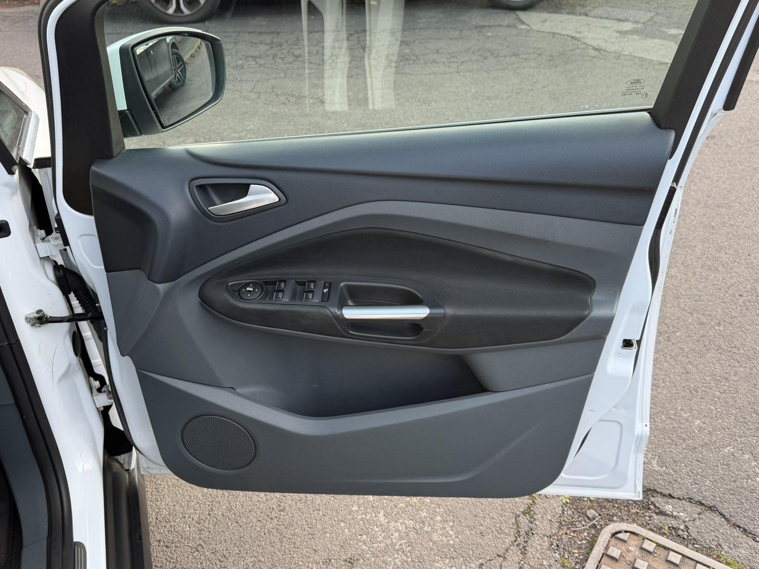 Ford C-Max 1.6 TDCi Titanium MPV 5dr Diesel Manual Euro 5 (115 ps)