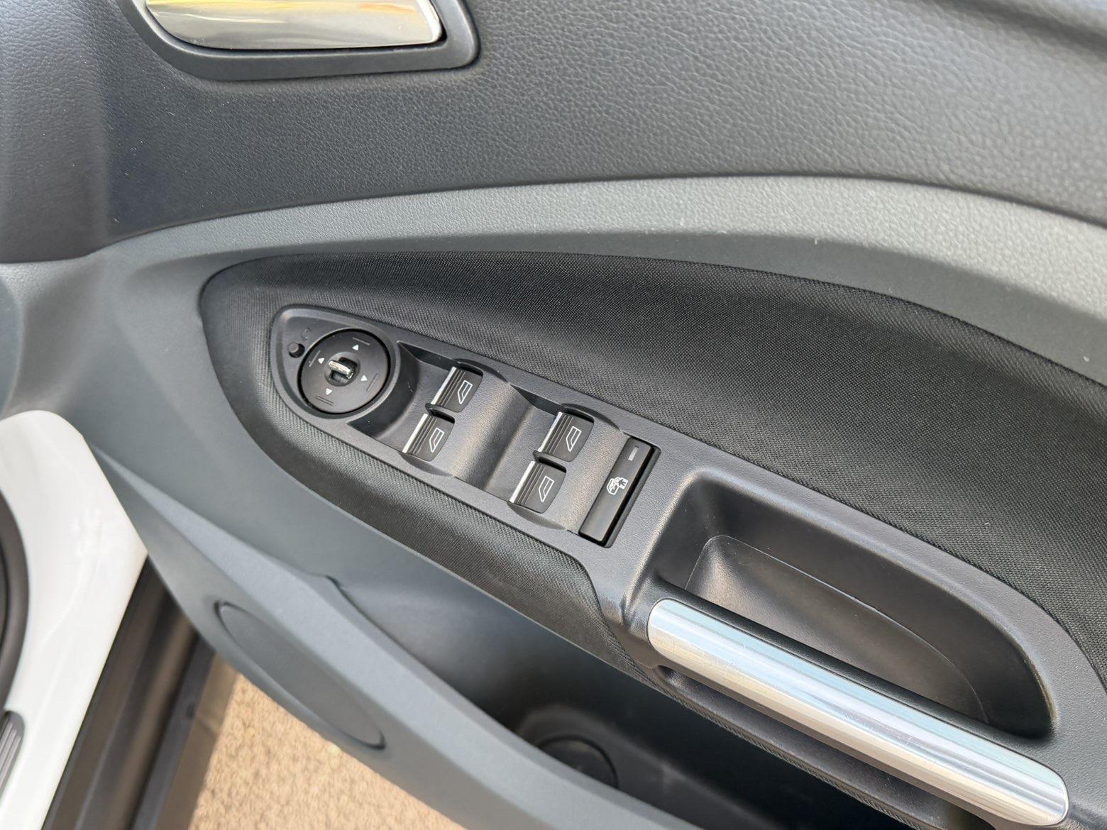 Ford C-Max 1.6 TDCi Titanium MPV 5dr Diesel Manual Euro 5 (115 ps)