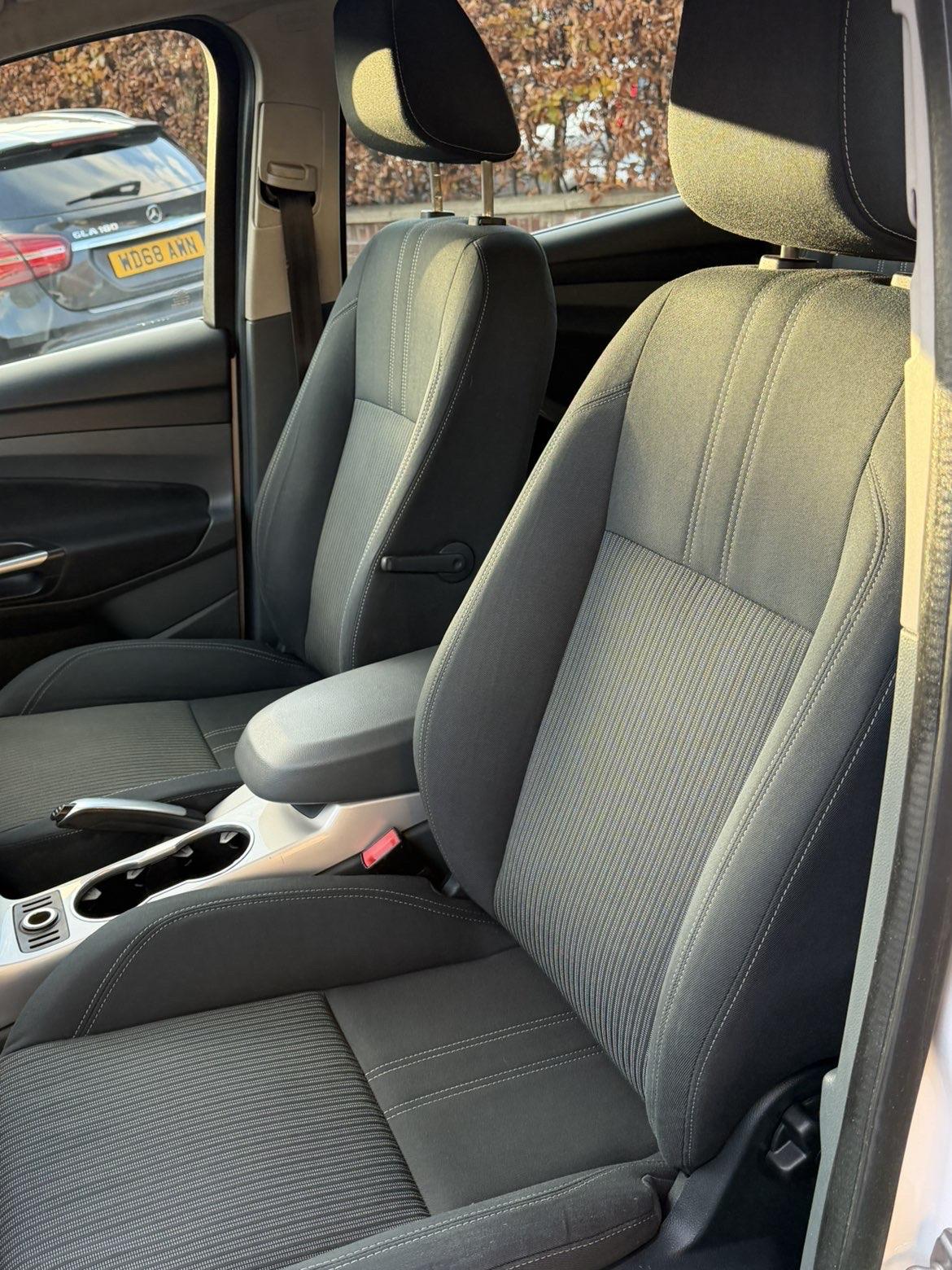 Ford C-Max 1.6 TDCi Titanium MPV 5dr Diesel Manual Euro 5 (115 ps)