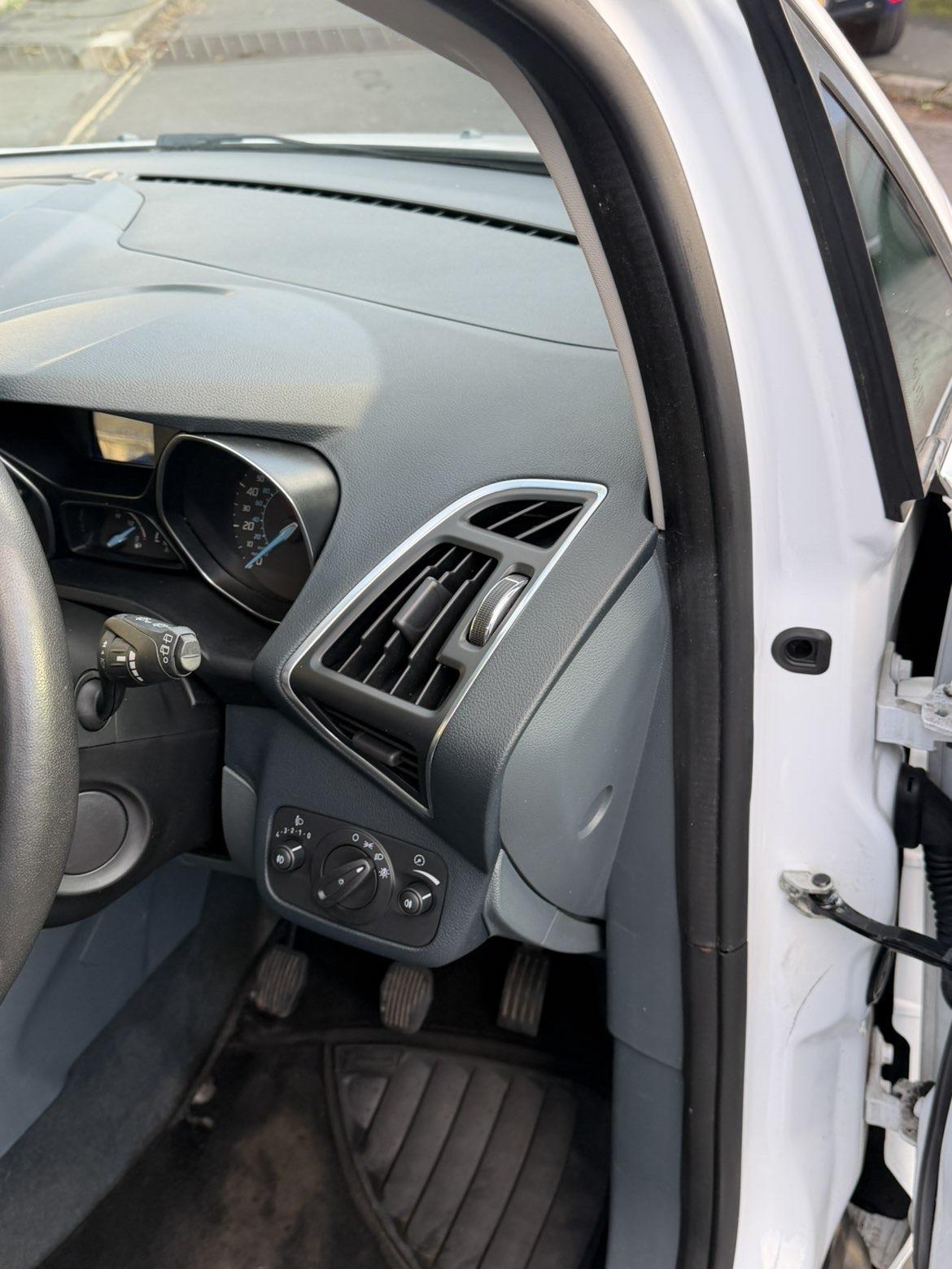 Ford C-Max 1.6 TDCi Titanium MPV 5dr Diesel Manual Euro 5 (115 ps)