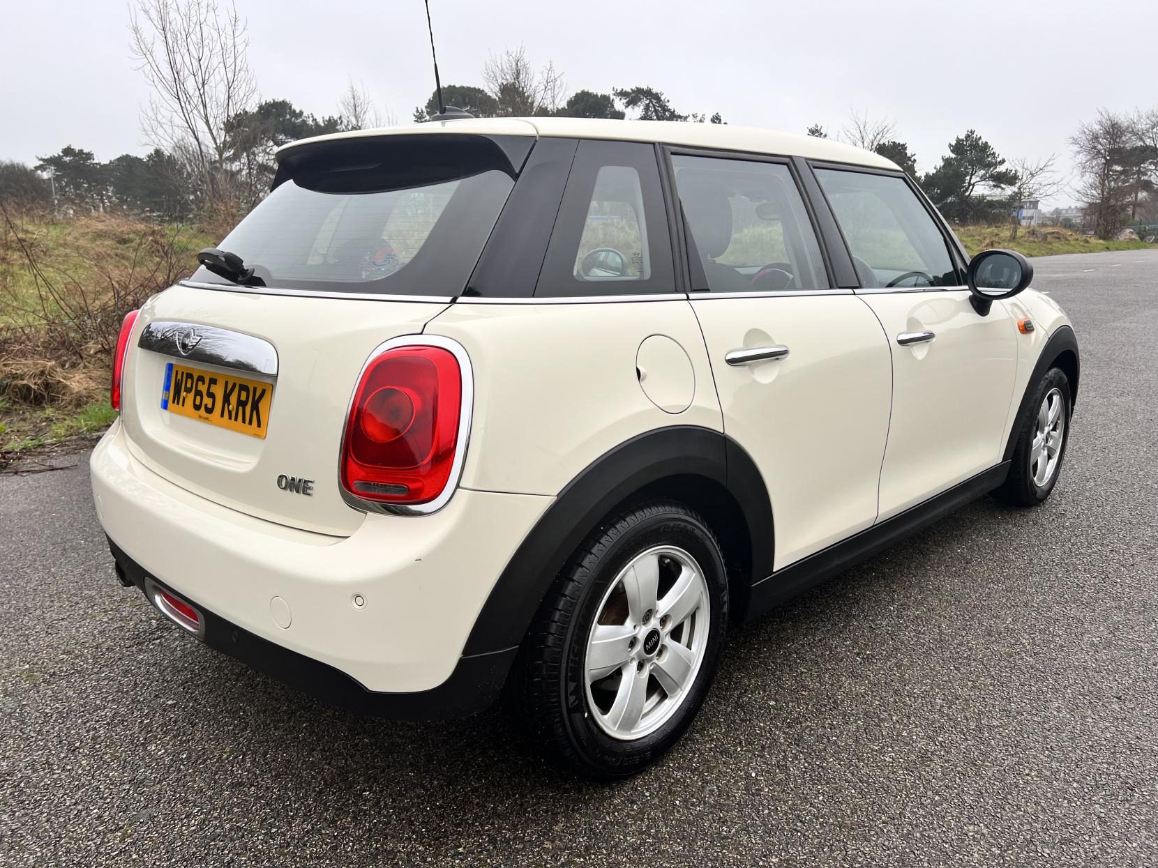 MINI Hatch 1.2 One Hatchback 5dr Petrol Auto Euro 6 (s/s) (102 ps)