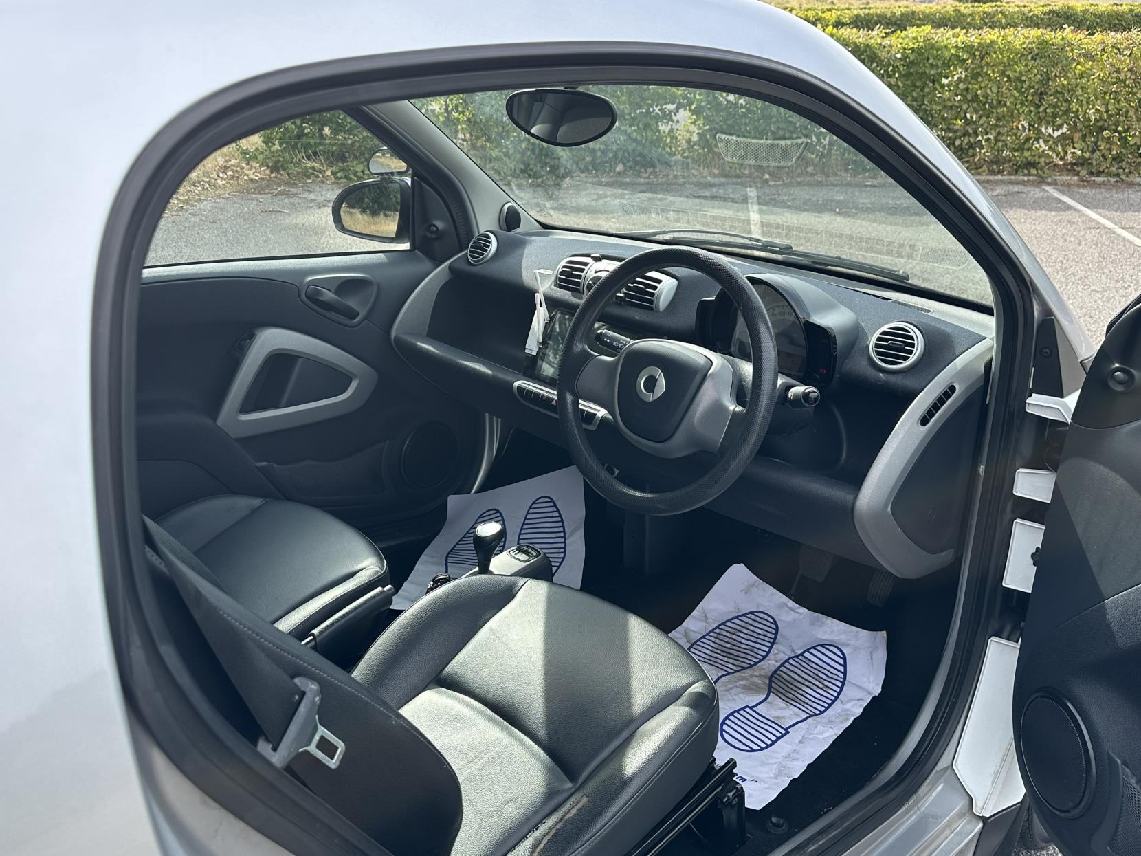 Smart fortwo 1.0 MHD Pure Coupe 2dr Petrol Auto Euro 4 (61 bhp)