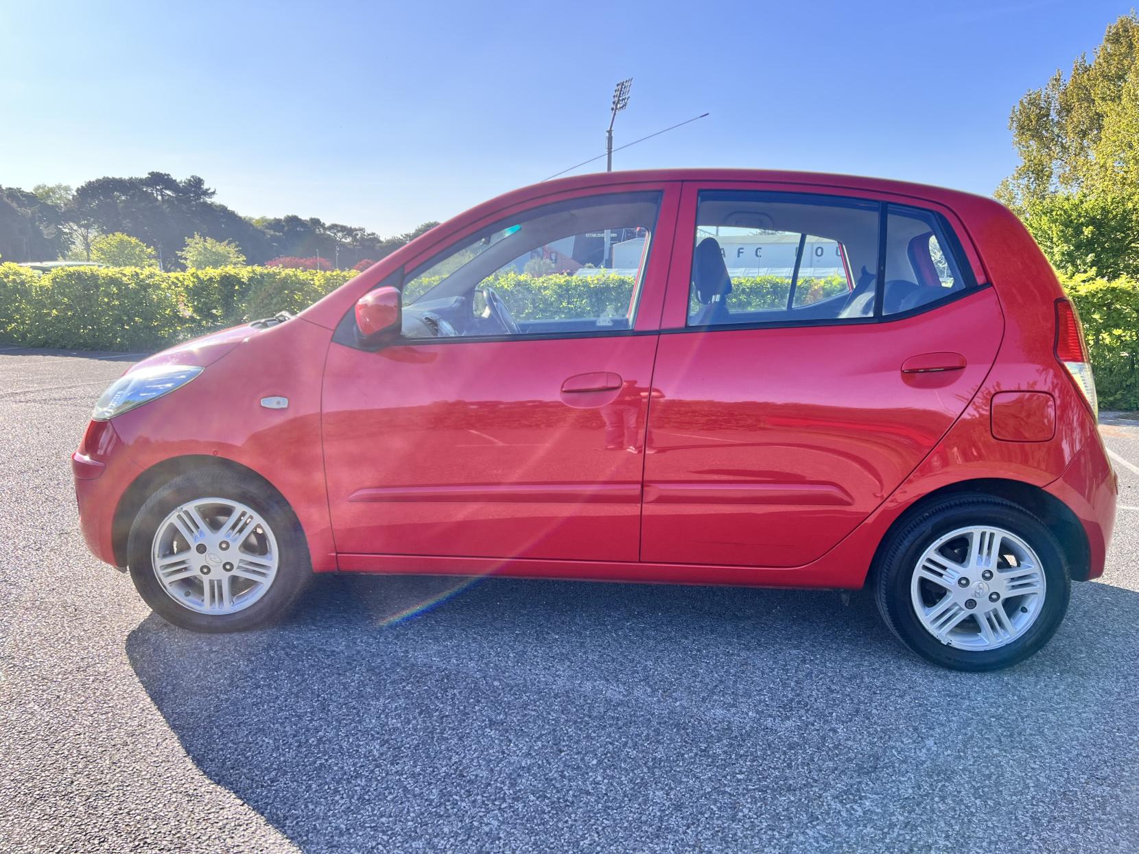 Hyundai i10 1.1 Edition Hatchback 5dr Petrol Manual Euro 4 (66 bhp)
