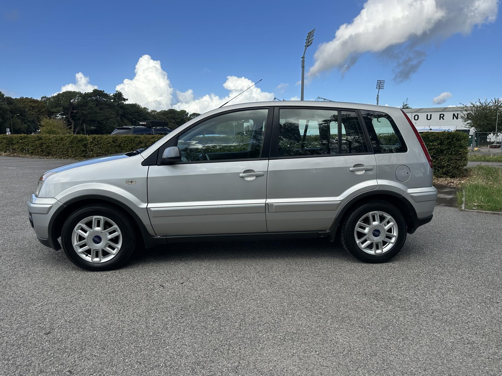 Ford Fusion 1.6 Zetec Climate Hatchback 5dr Petrol Automatic (181 g/km, 99 bhp)