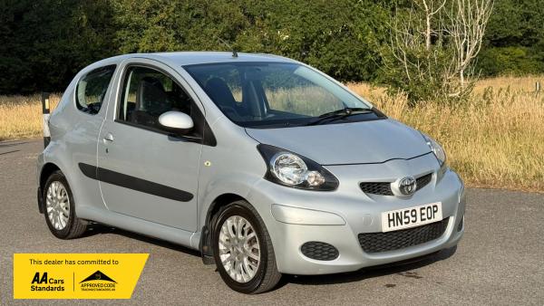 Toyota AYGO 1.0 VVT-i Platinum Hatchback 3dr Petrol MultiMode Euro 4 (AC) (67 bhp)