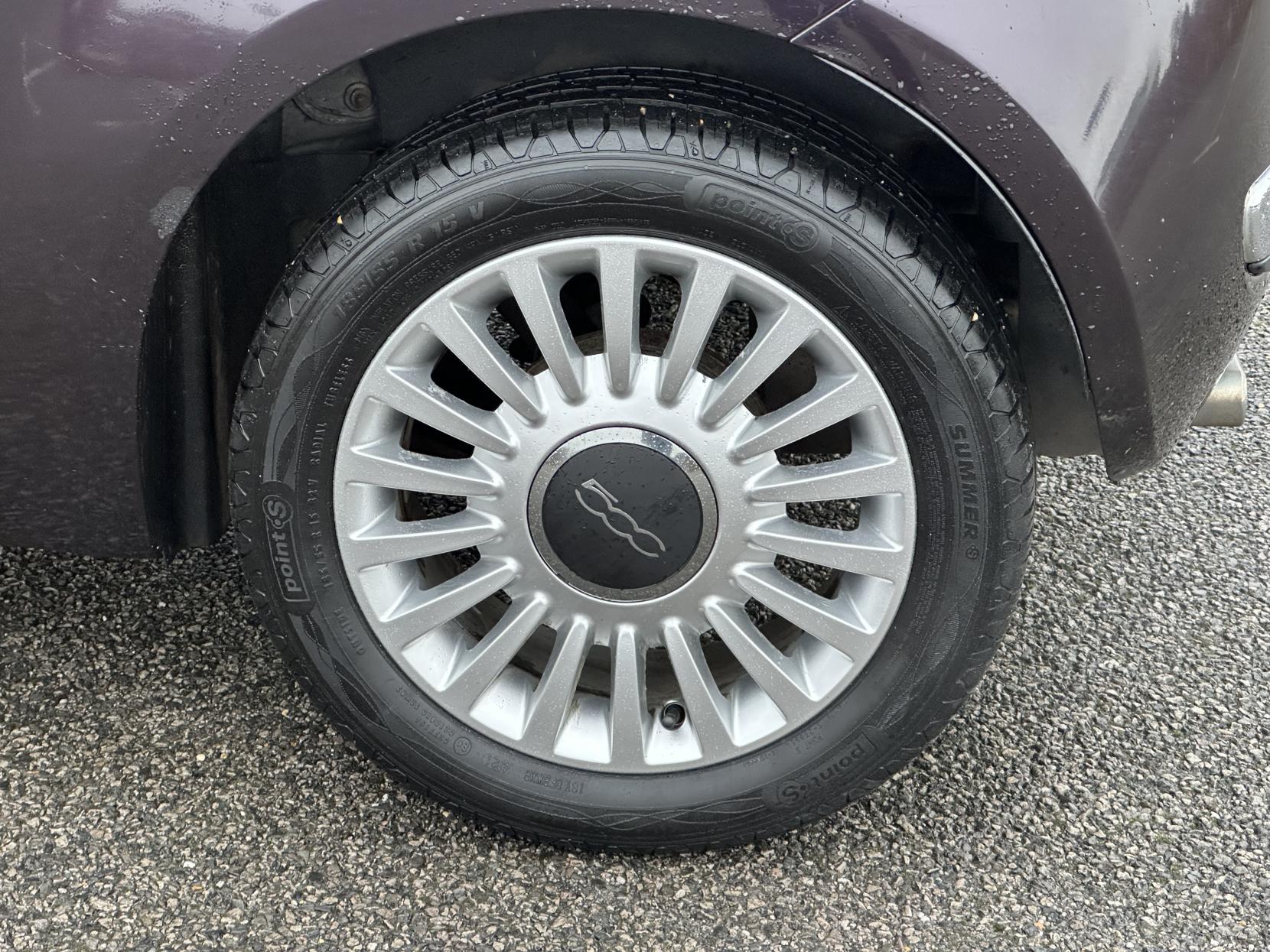 Fiat 500 1.2 Lounge Hatchback 3dr Petrol Manual Euro 4 (69 bhp)