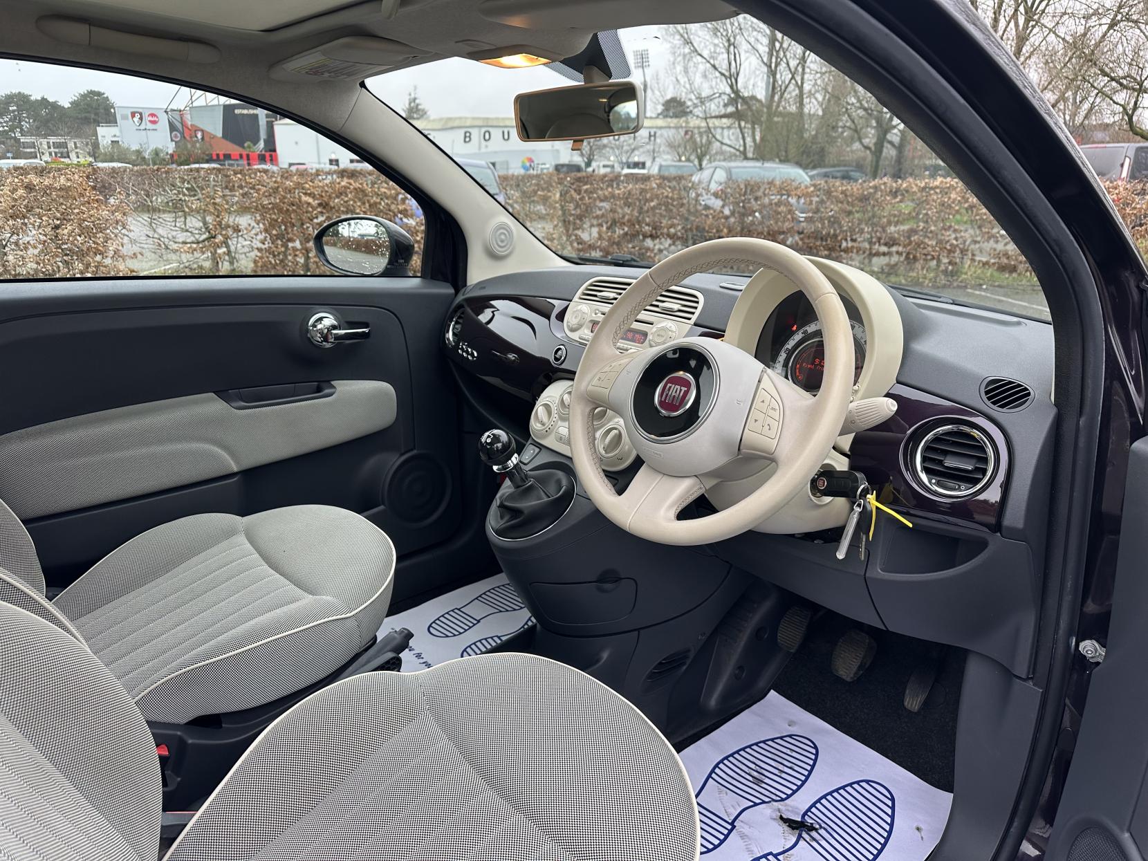 Fiat 500 1.2 Lounge Hatchback 3dr Petrol Manual Euro 4 (69 bhp)