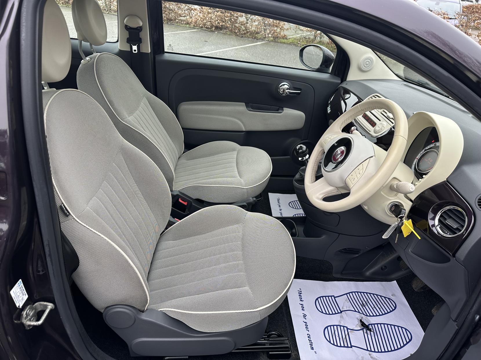 Fiat 500 1.2 Lounge Hatchback 3dr Petrol Manual Euro 4 (69 bhp)