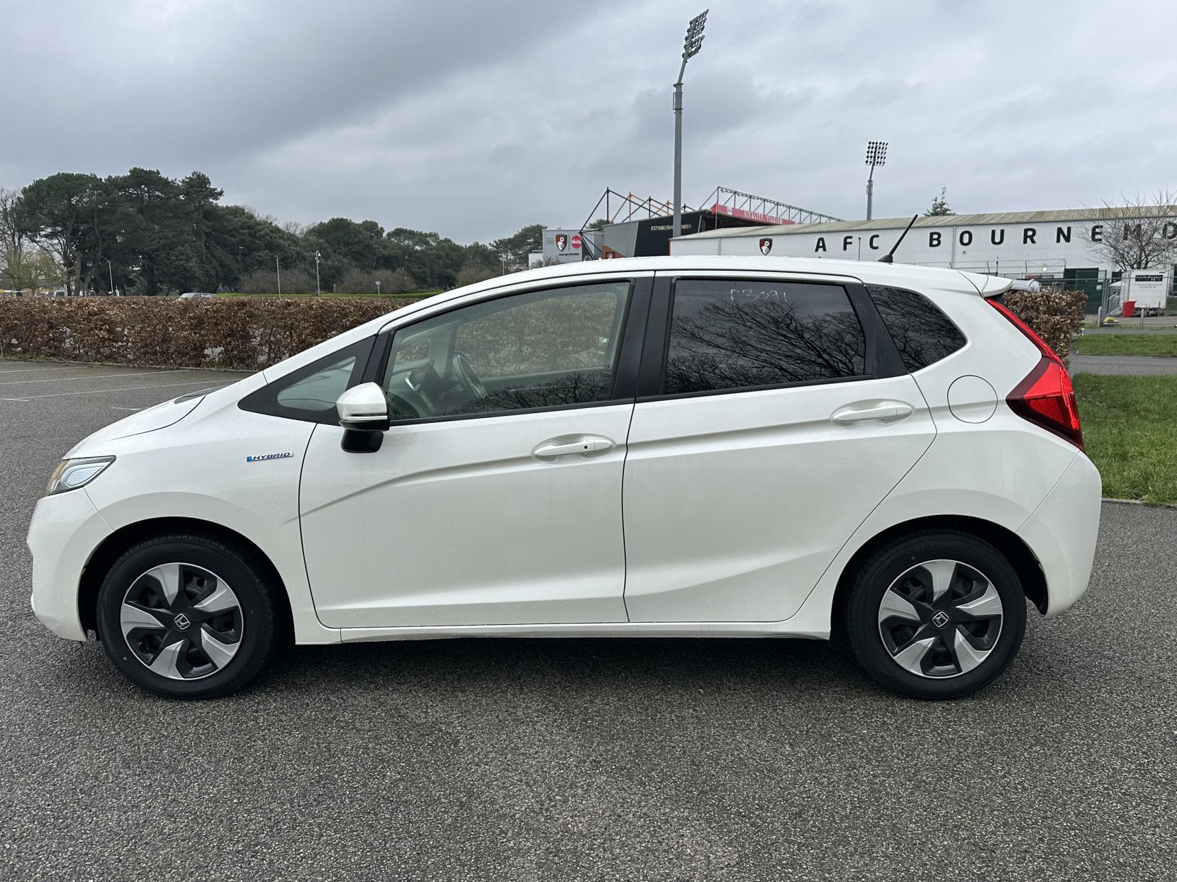 Honda Fit 1.5 2016 HONDA FIT 1.5 Hybrid Petrol Automatic Pearl White 5dr