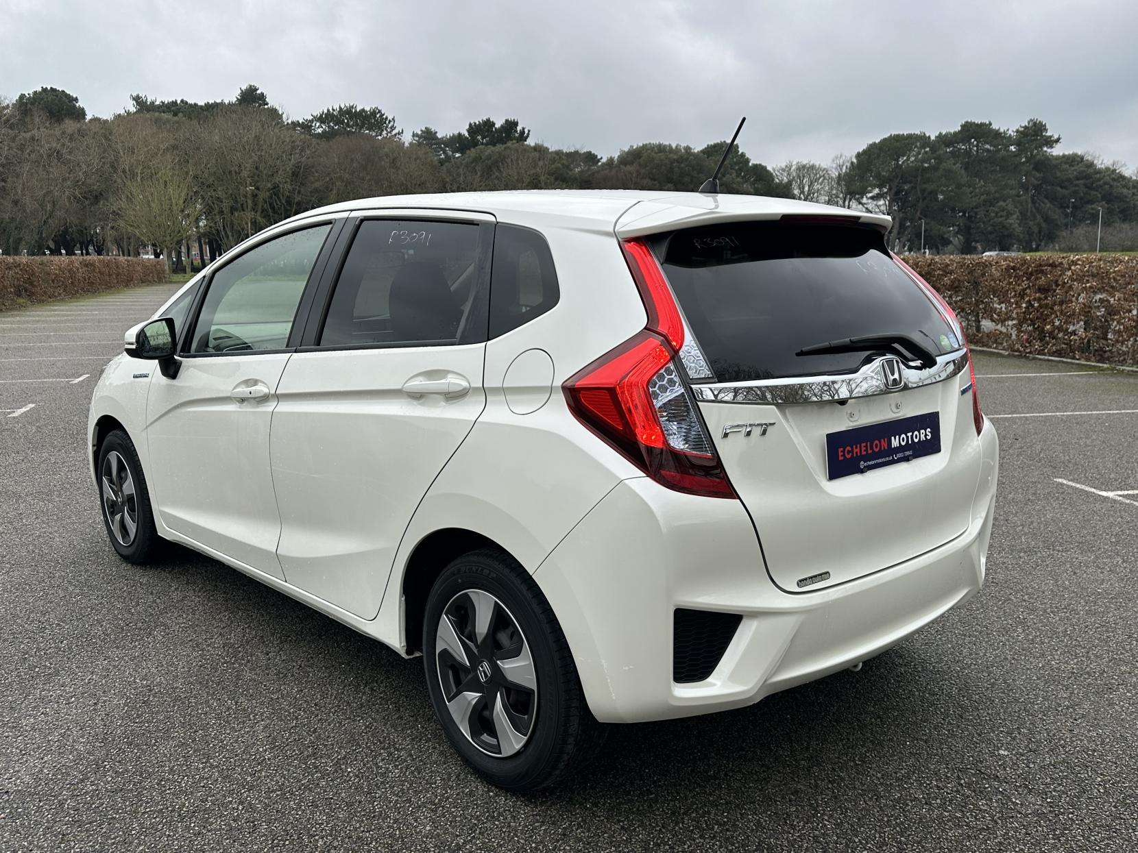 Honda Fit 1.5 2016 HONDA FIT 1.5 Hybrid Petrol Automatic Pearl White 5dr