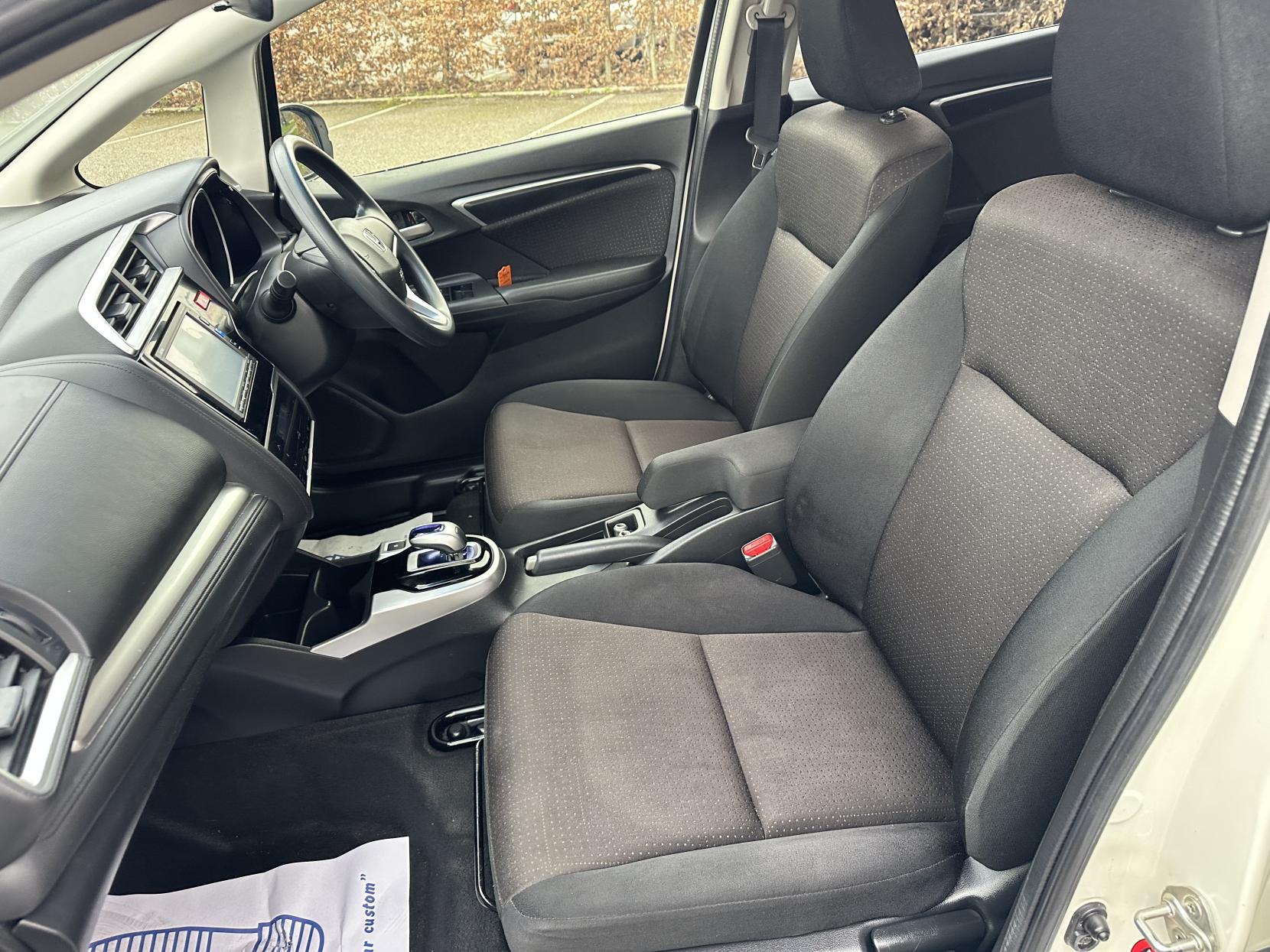 Honda Fit 1.5 2016 HONDA FIT 1.5 Hybrid Petrol Automatic Pearl White 5dr