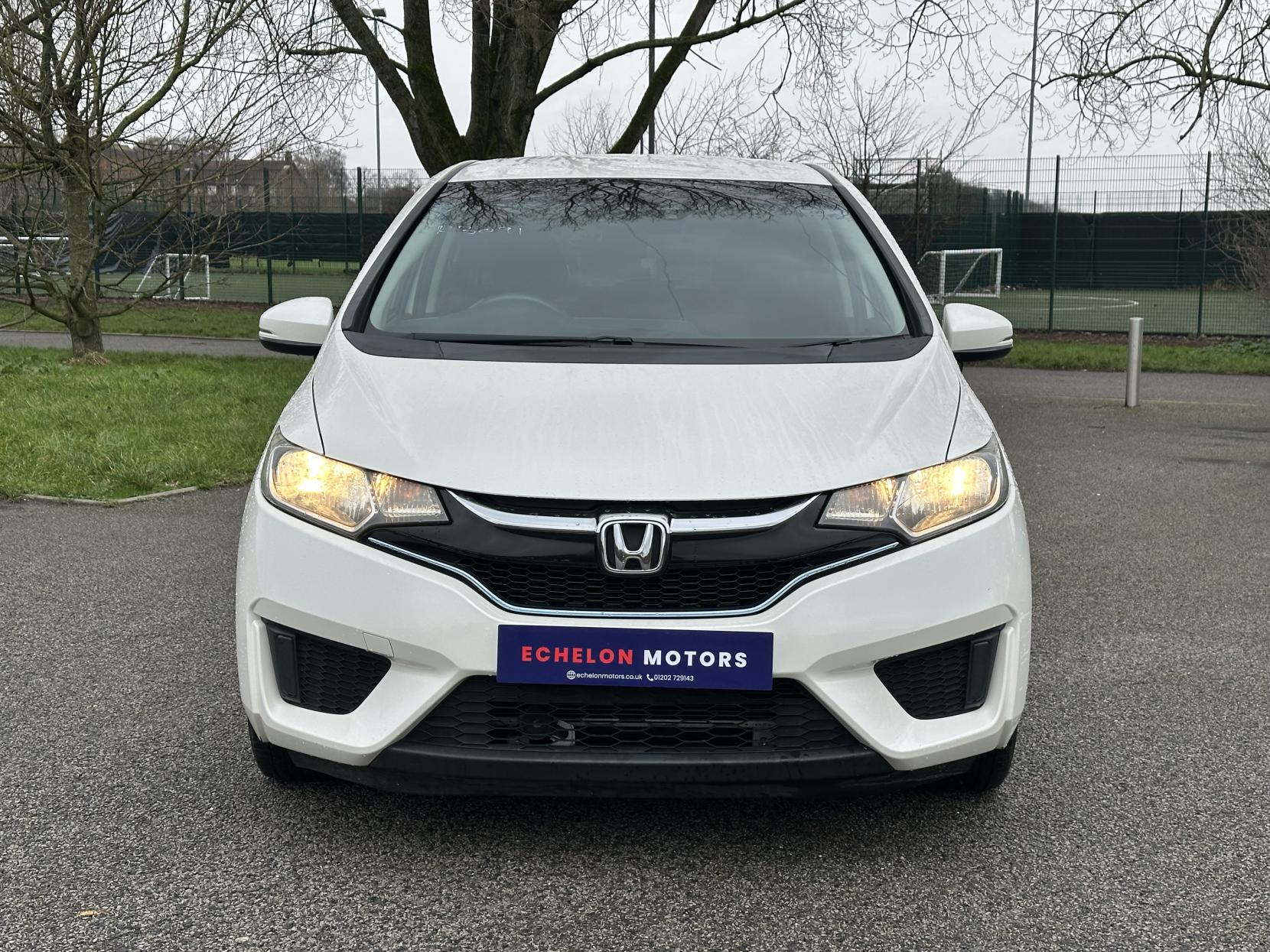 Honda Fit 1.5 2016 HONDA FIT 1.5 Hybrid Petrol Automatic Pearl White 5dr